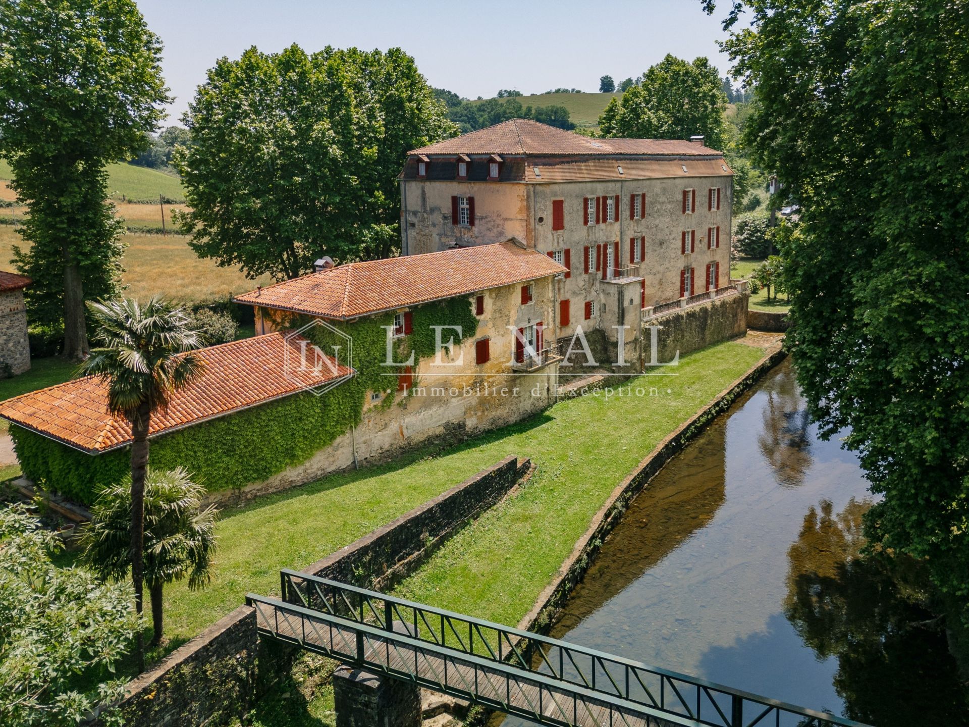 château 23 pièces en vente à UHART MIXE (64120)