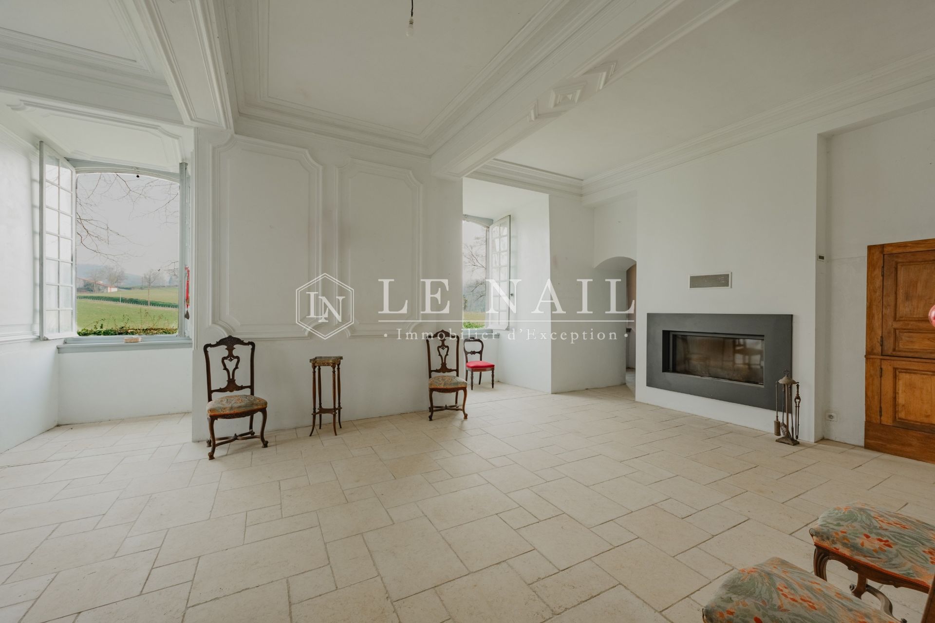 château 23 pièces en vente à UHART MIXE (64120)