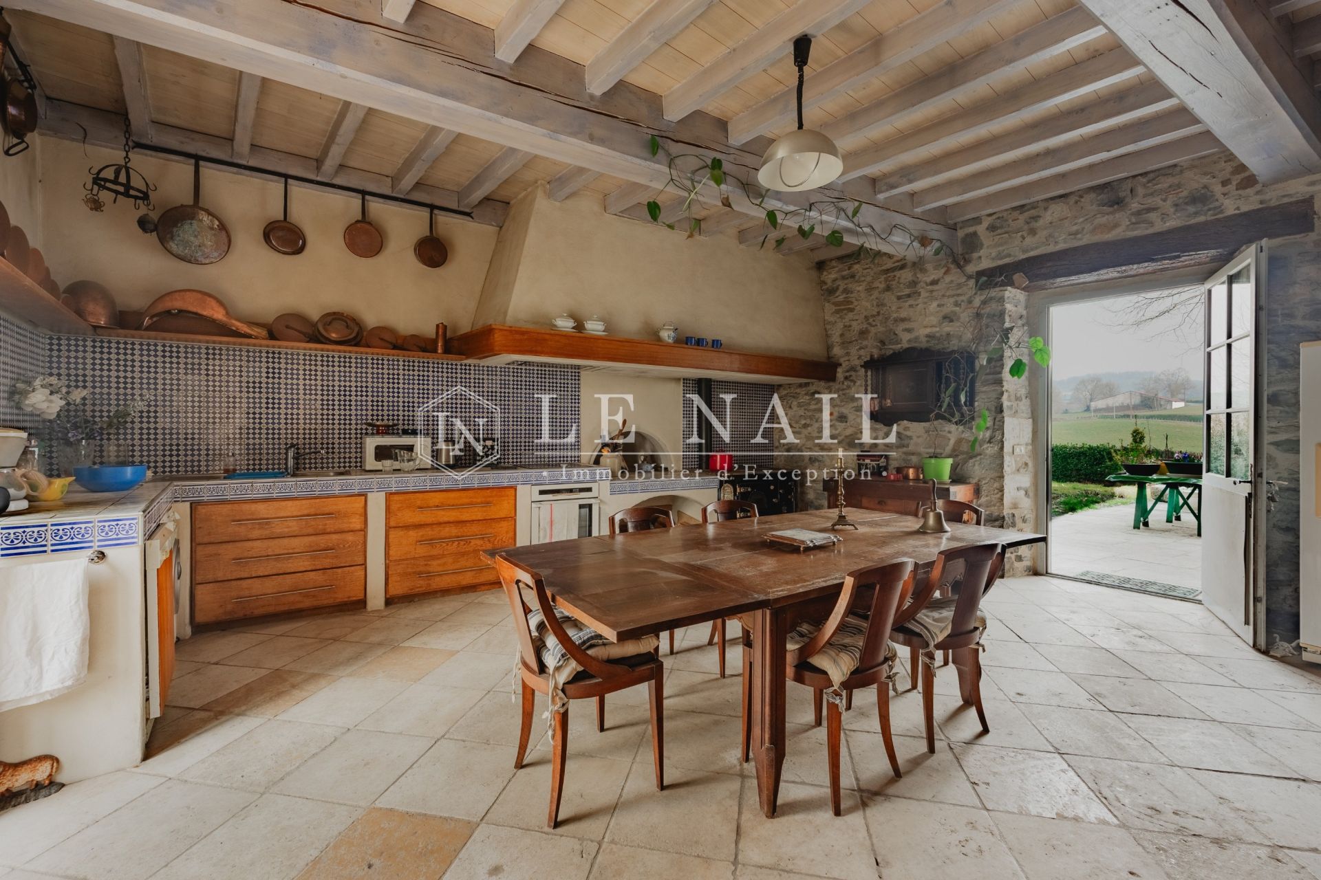 château 23 pièces en vente à UHART MIXE (64120)