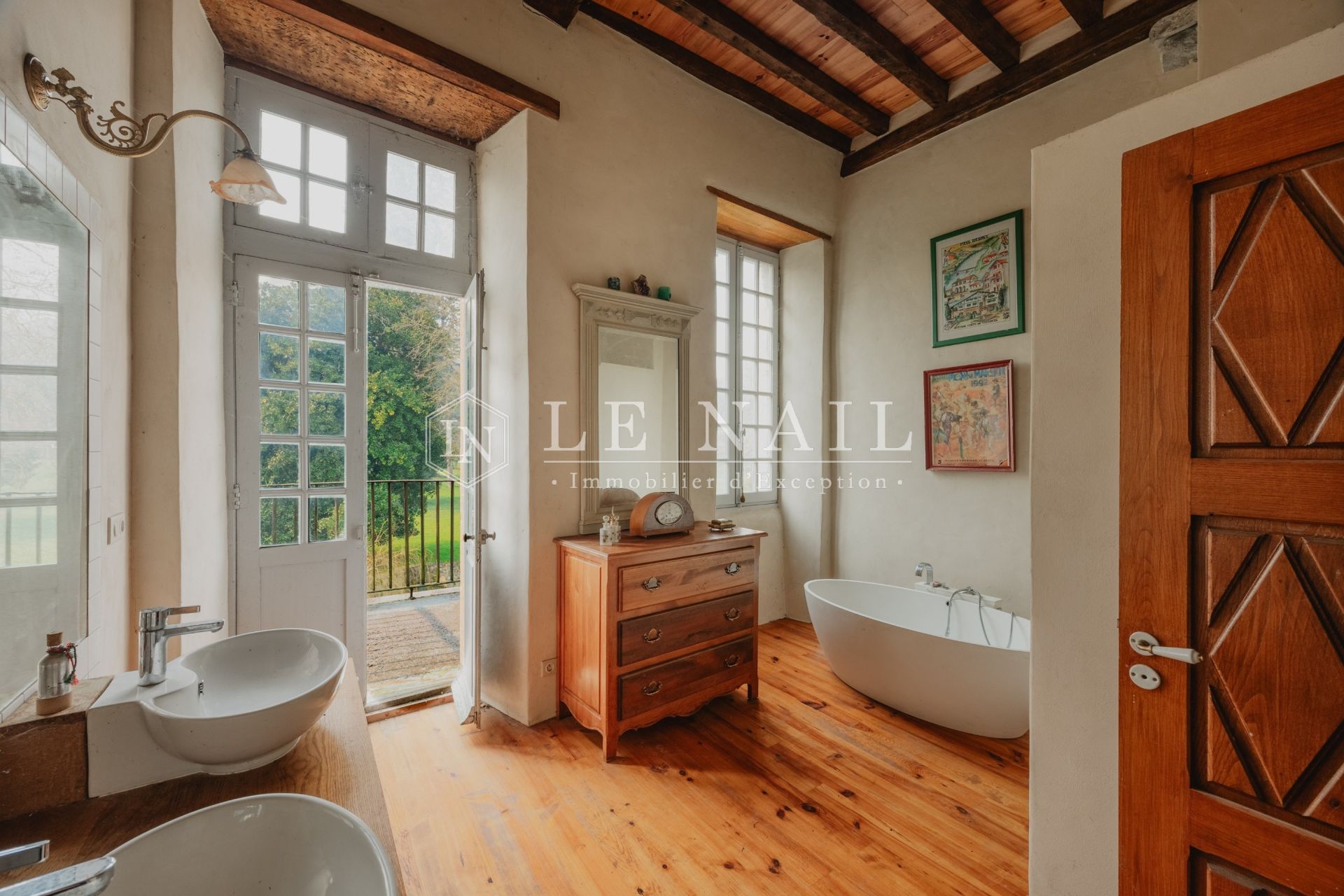 château 23 pièces en vente à UHART MIXE (64120)