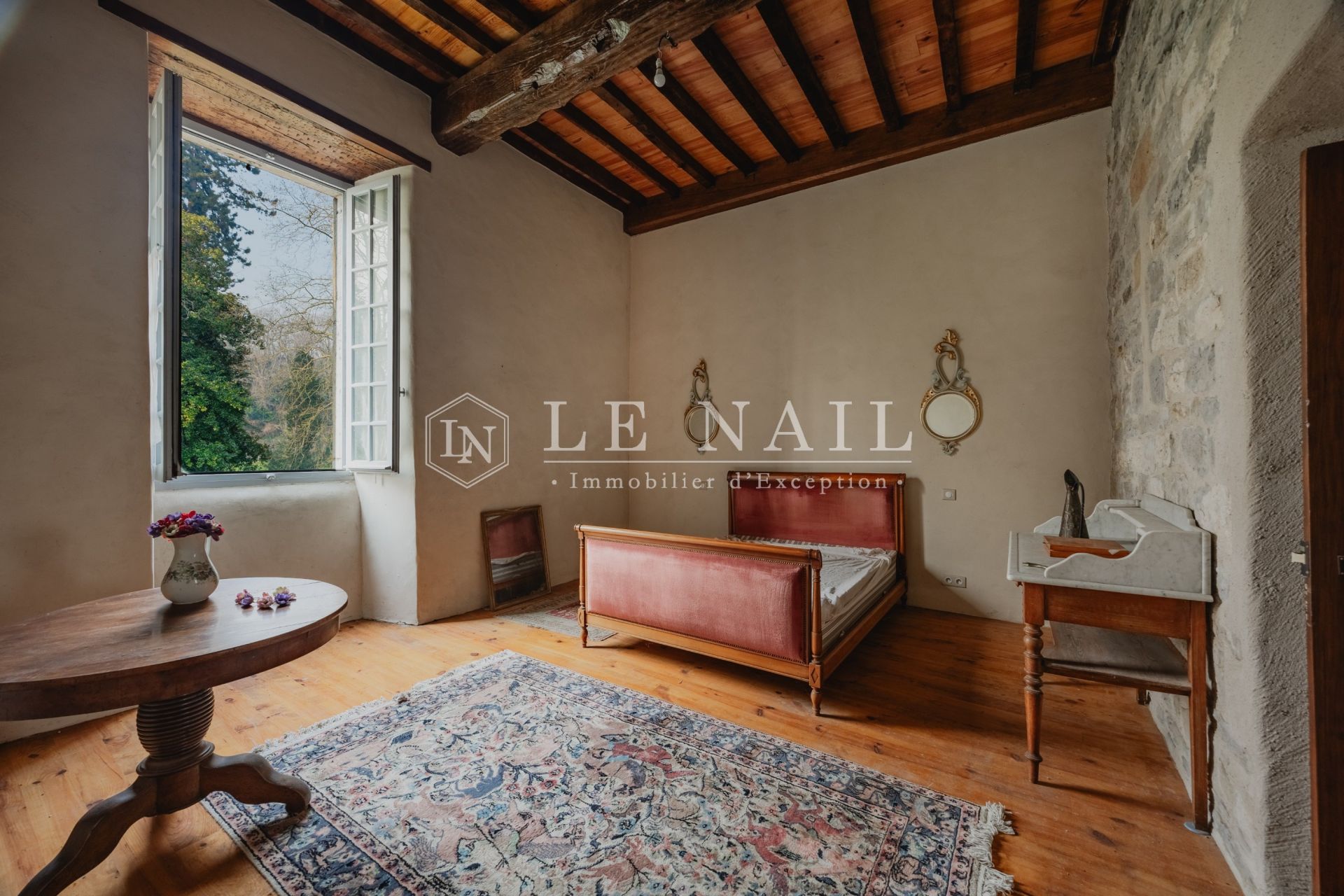 château 23 pièces en vente à UHART MIXE (64120)