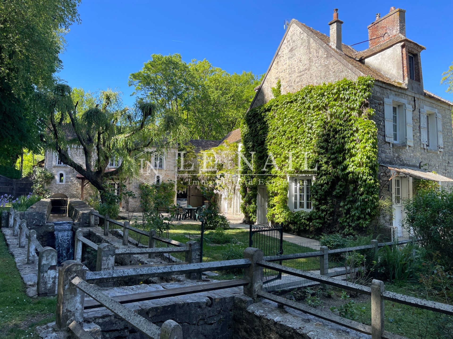 moulin 11 pièces en vente à MELUN (77000)