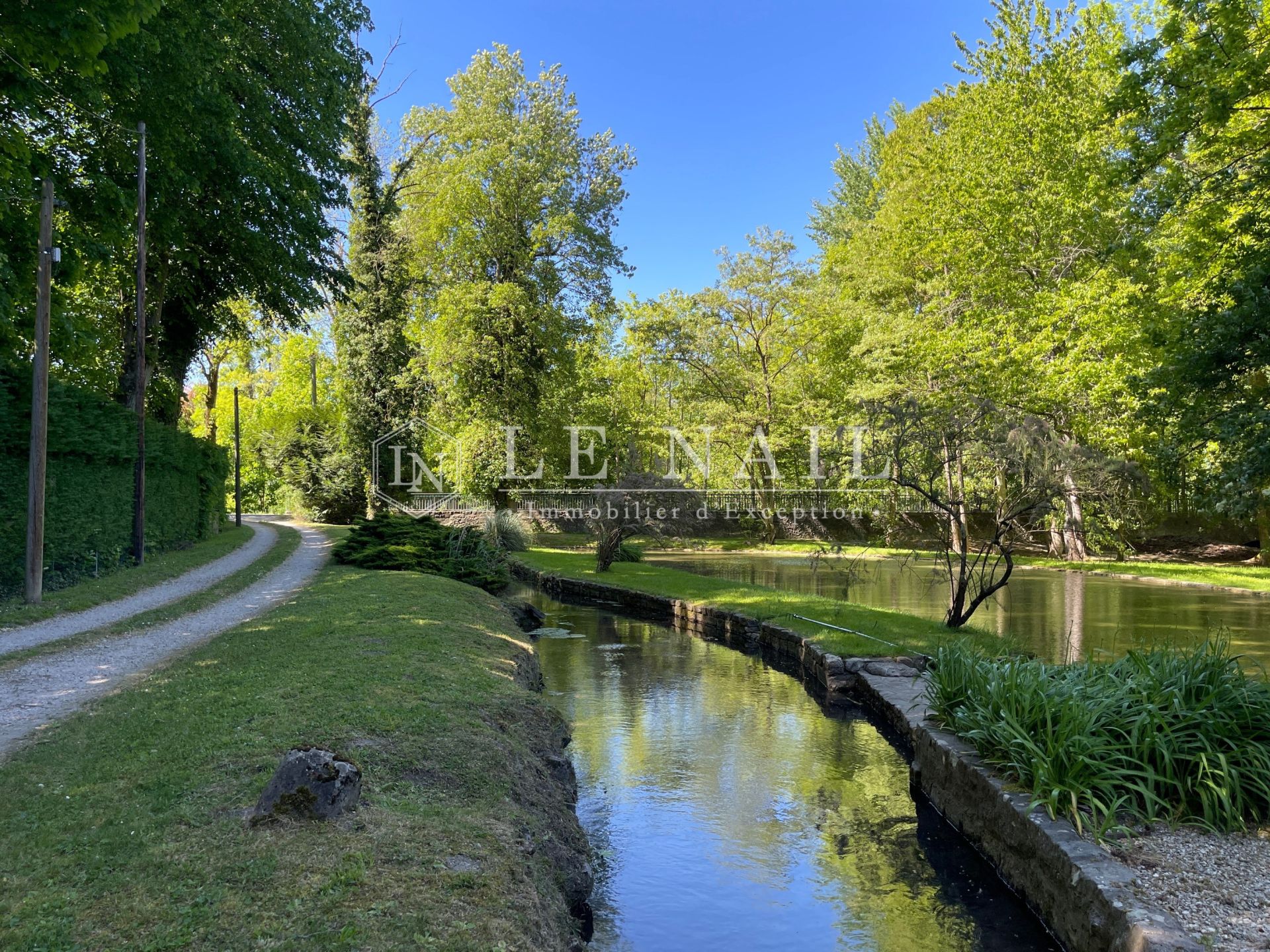 moulin 11 pièces en vente à MELUN (77000)