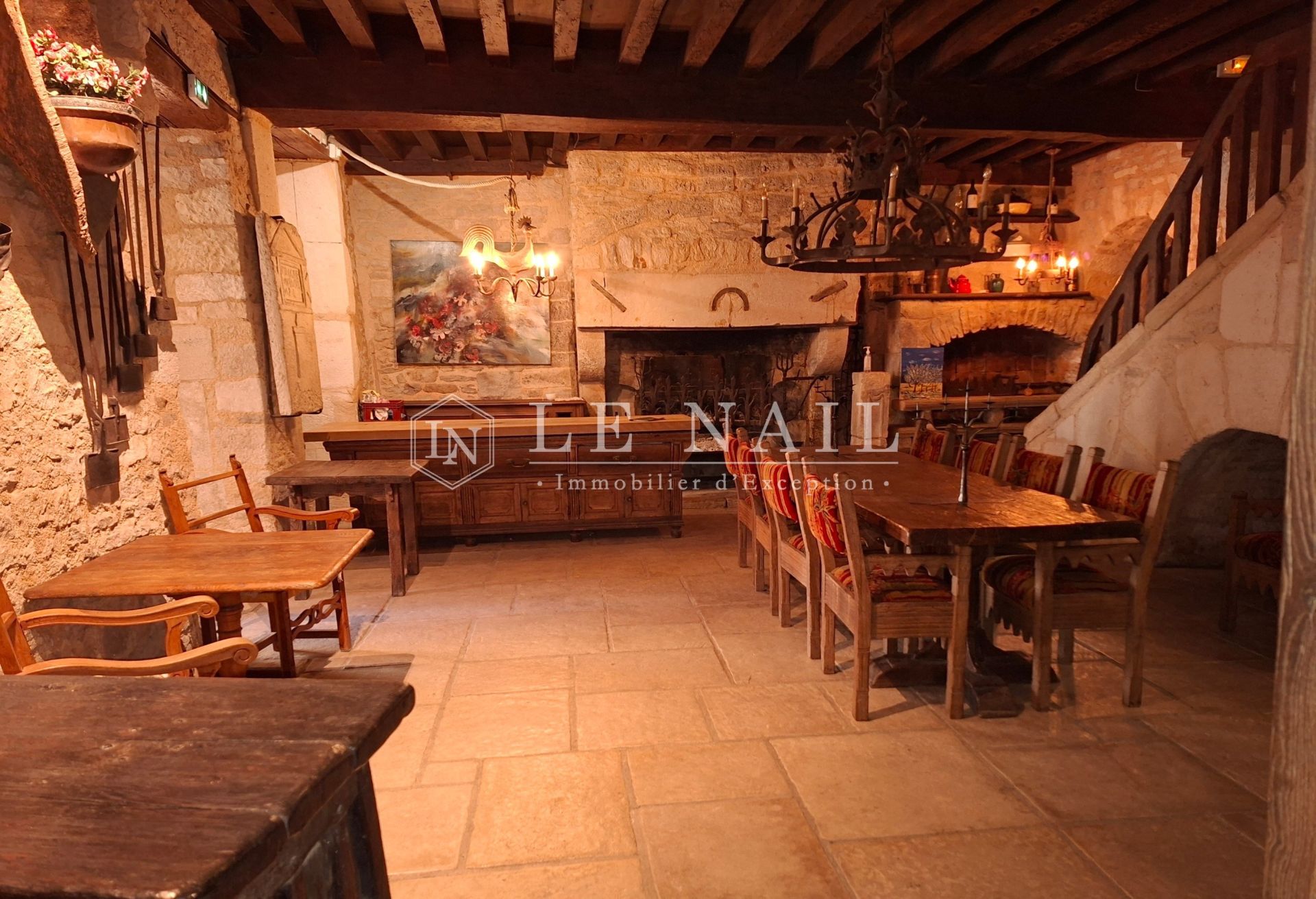 property 19 rooms for sale on LANGRES (52200)