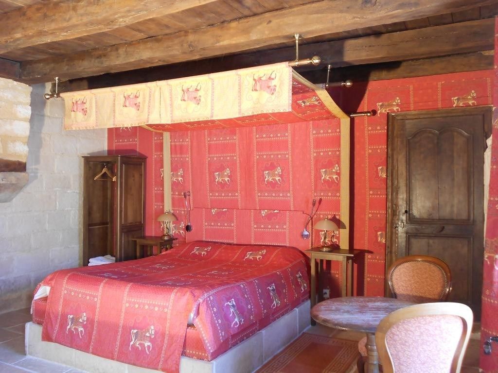 property 19 rooms for sale on LANGRES (52200)