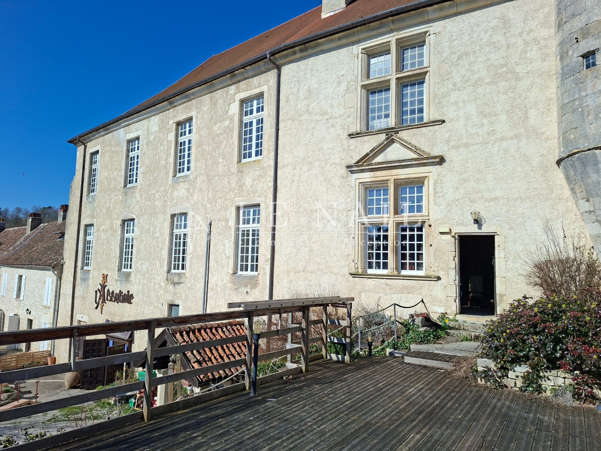 property 19 rooms for sale on LANGRES (52200)