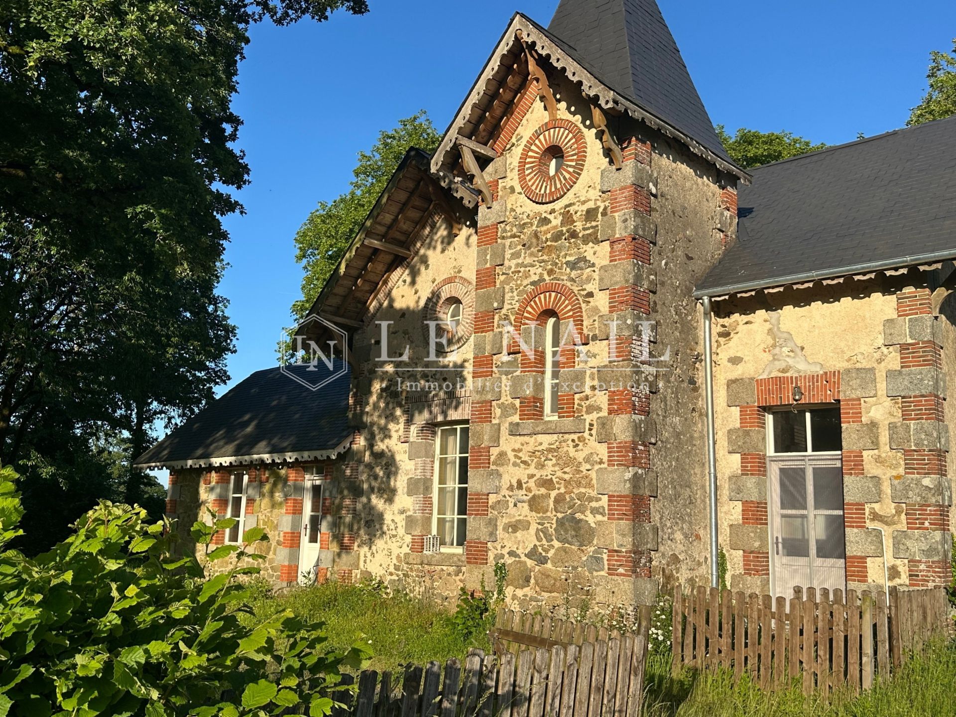 château 11 pièces en vente à LES EPESSES (85590)