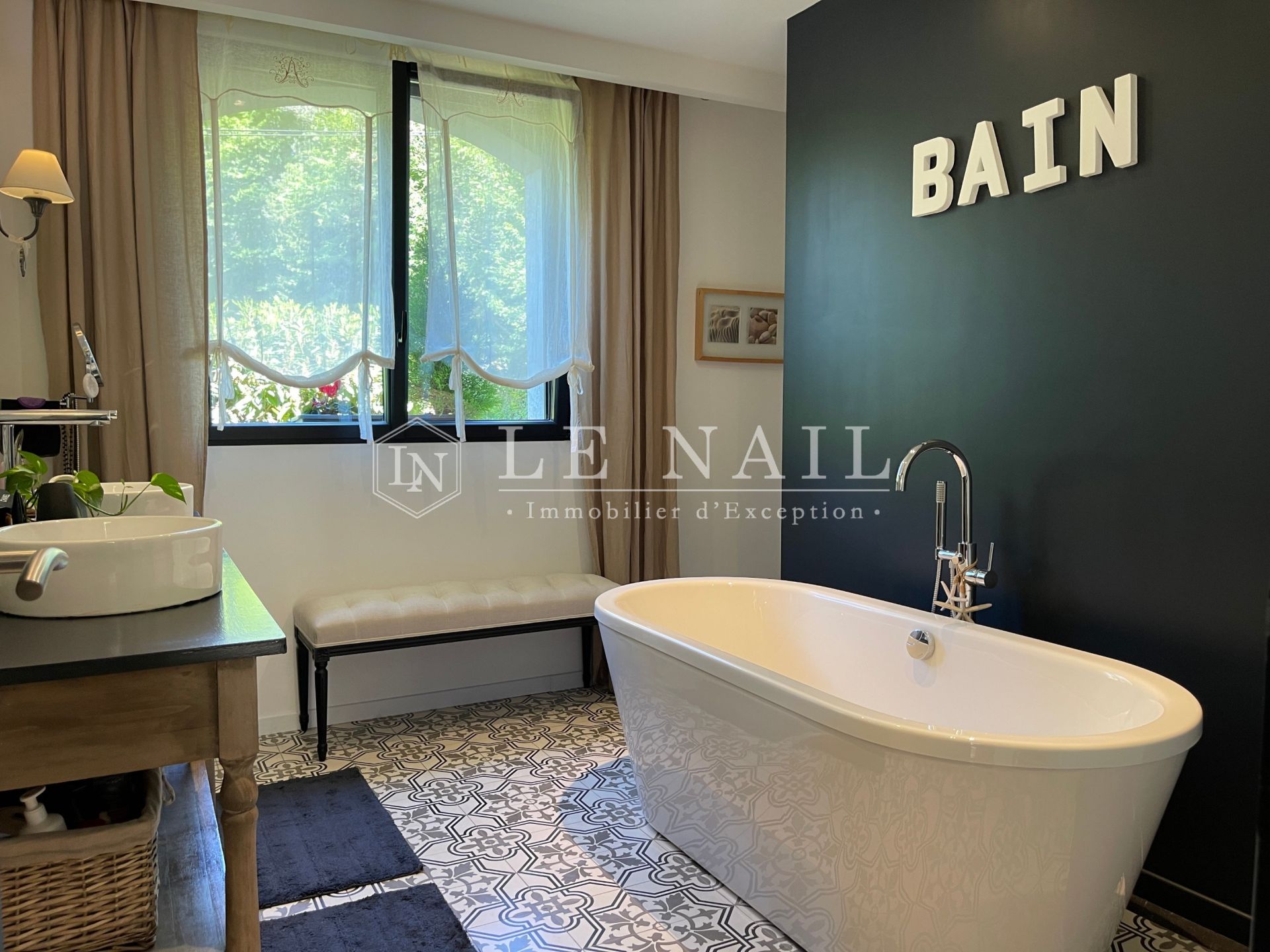 villa 7 rooms for sale on MELUN (77000)
