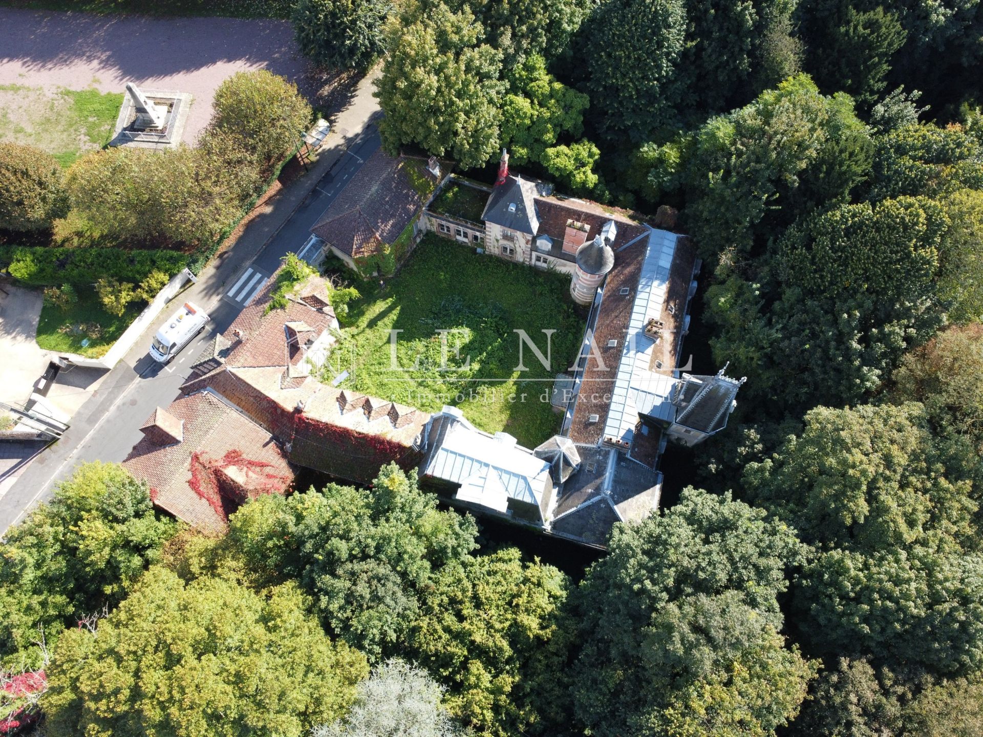 manor house 25 rooms for sale on BRIE COMTE ROBERT (77170)