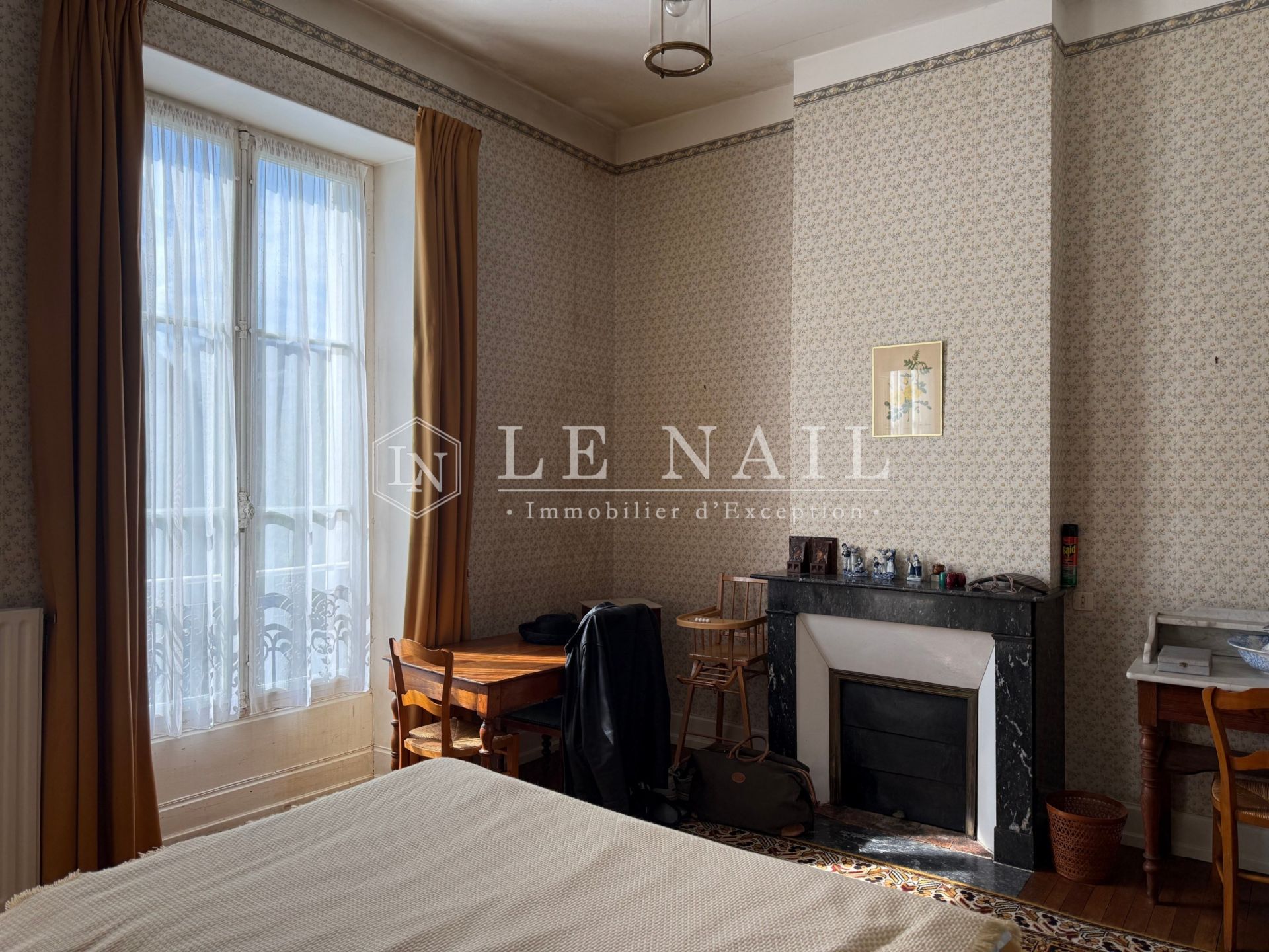maison de ville 11 pièces en vente à CHATEAU GONTIER (53200)