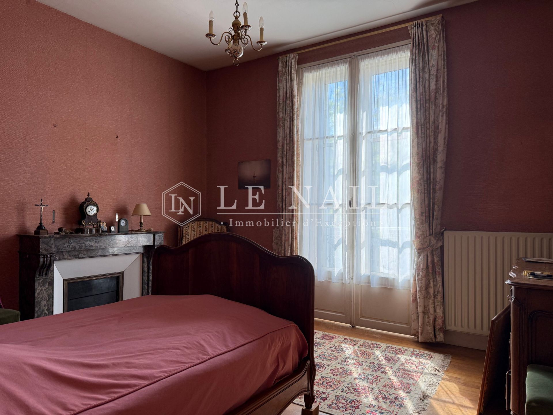 maison de ville 11 pièces en vente à CHATEAU GONTIER (53200)