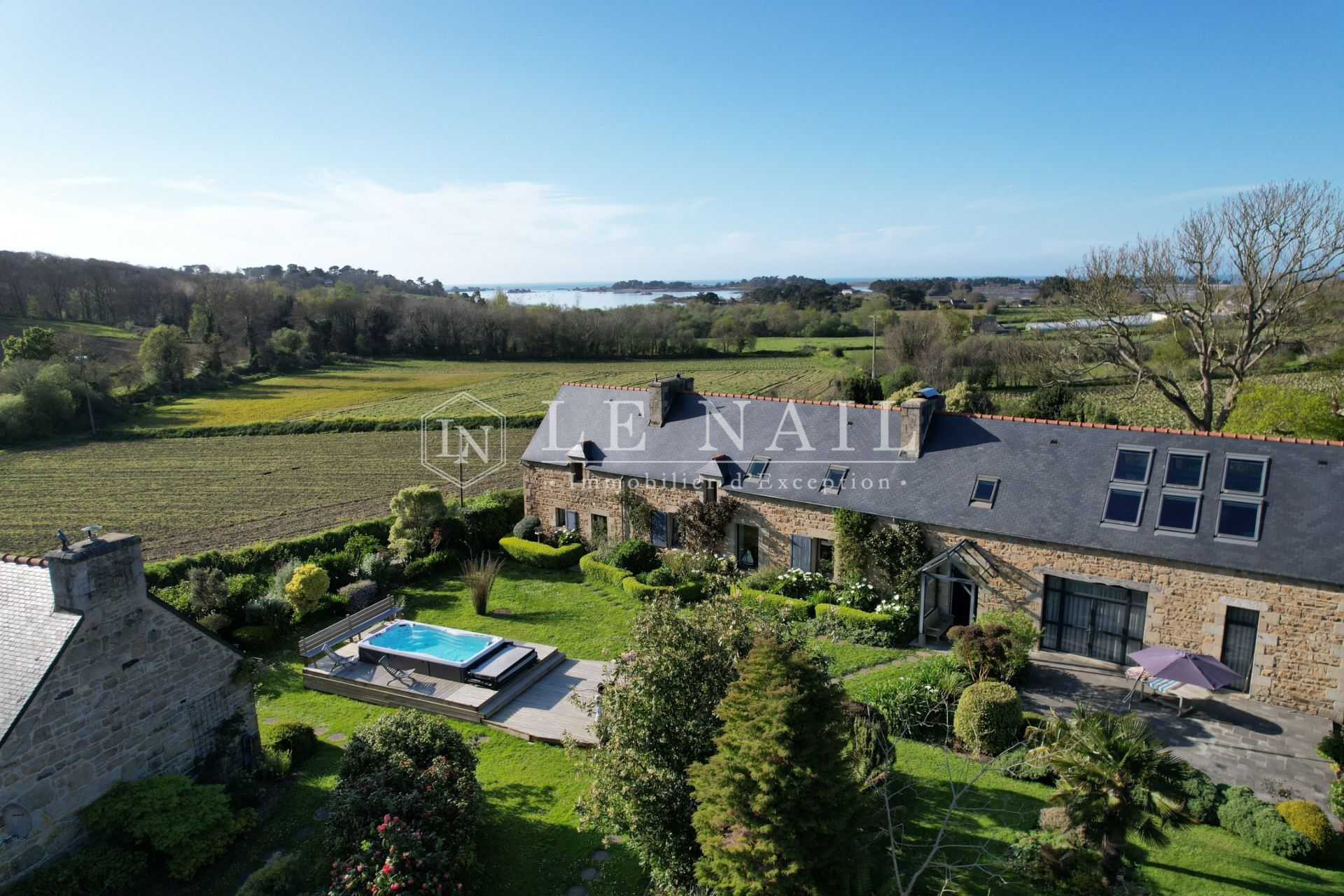 propriété 10 pièces en vente à PORT BLANC (22710)