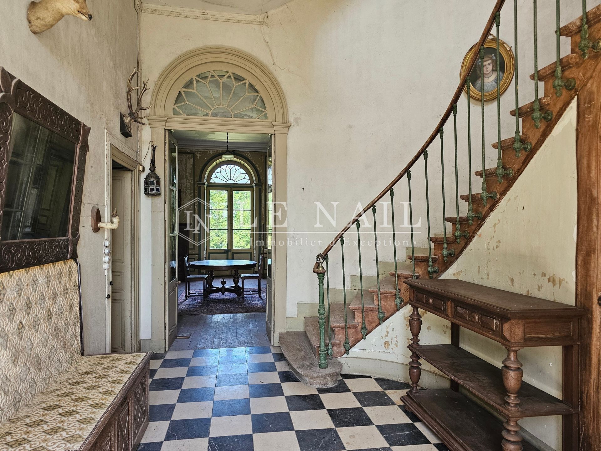 castle 10 rooms for sale on LE LION D ANGERS (49220)