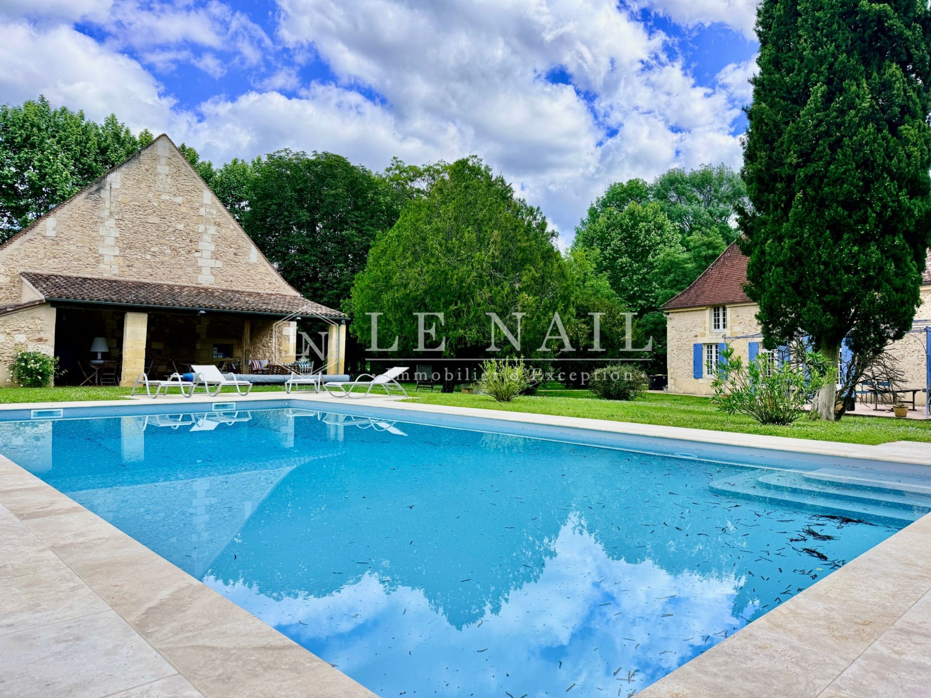 property 10 rooms for sale on BERGERAC (24100)