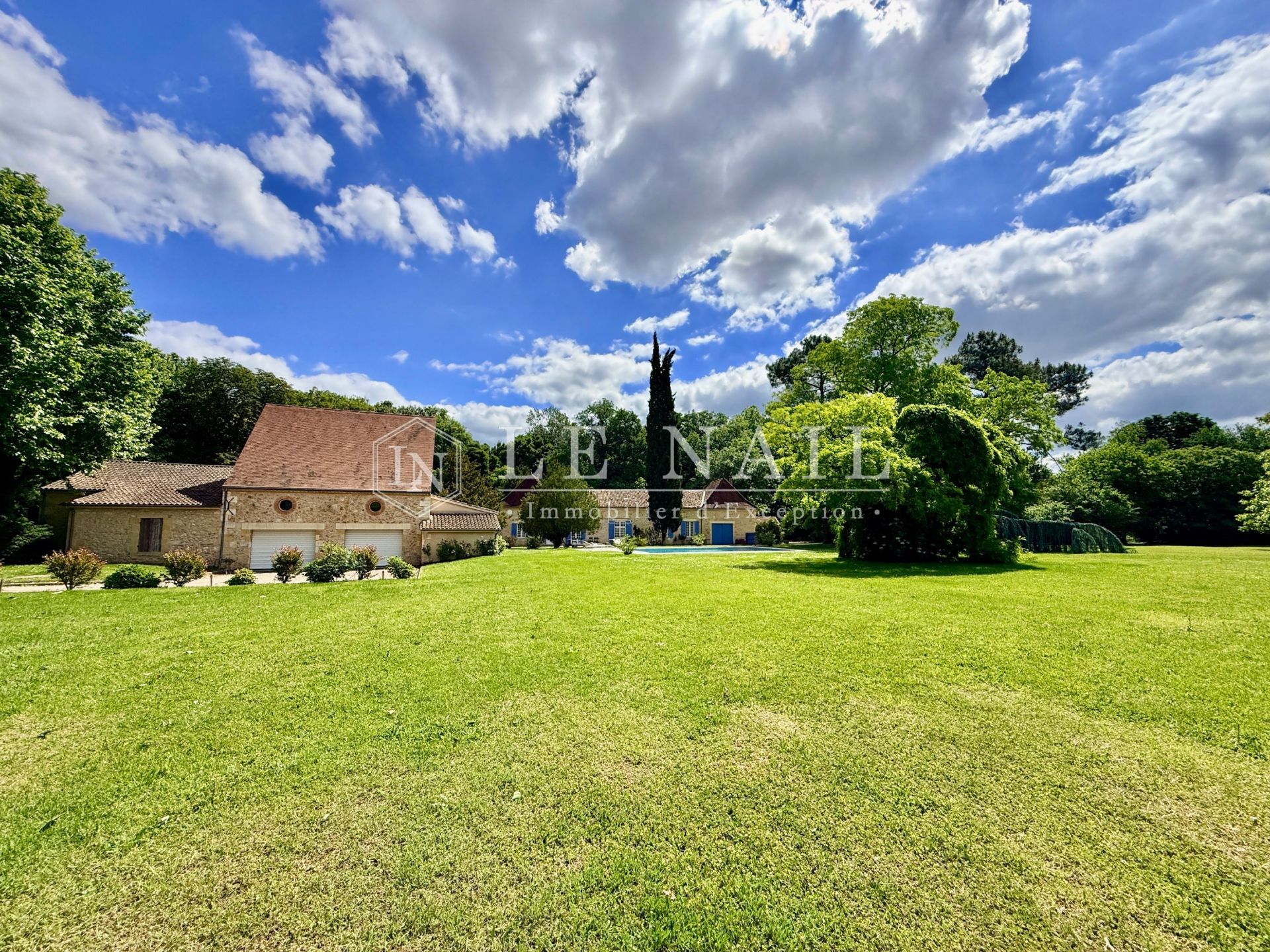 property 10 rooms for sale on BERGERAC (24100)