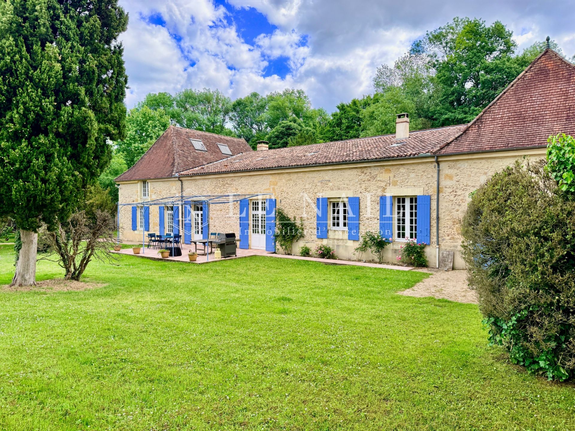 property 10 rooms for sale on BERGERAC (24100)