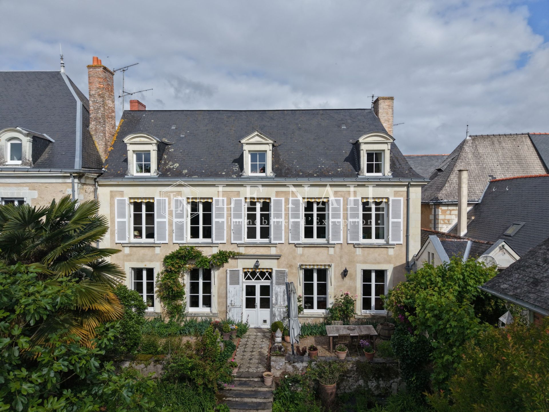 mansion 6 rooms for sale on TIERCE (49125)