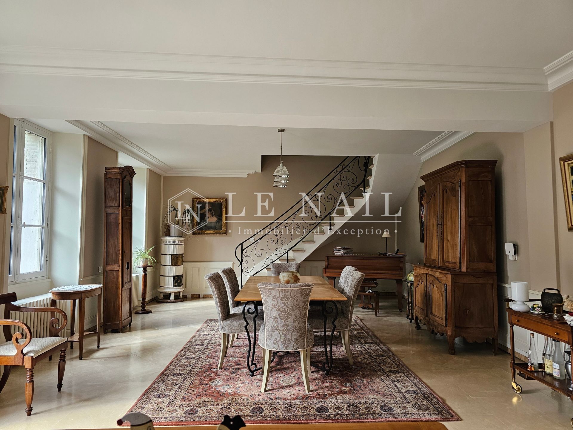 mansion 6 rooms for sale on TIERCE (49125)