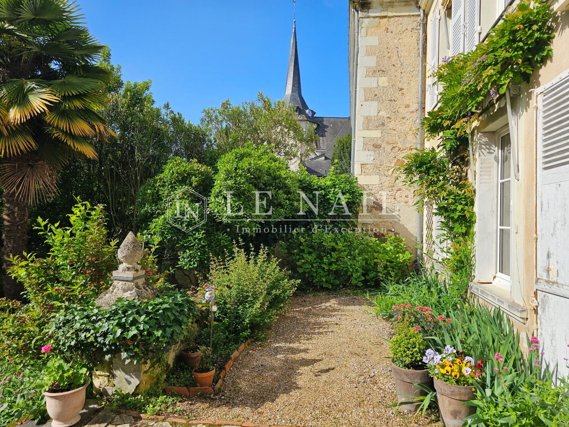 mansion 6 rooms for sale on TIERCE (49125)
