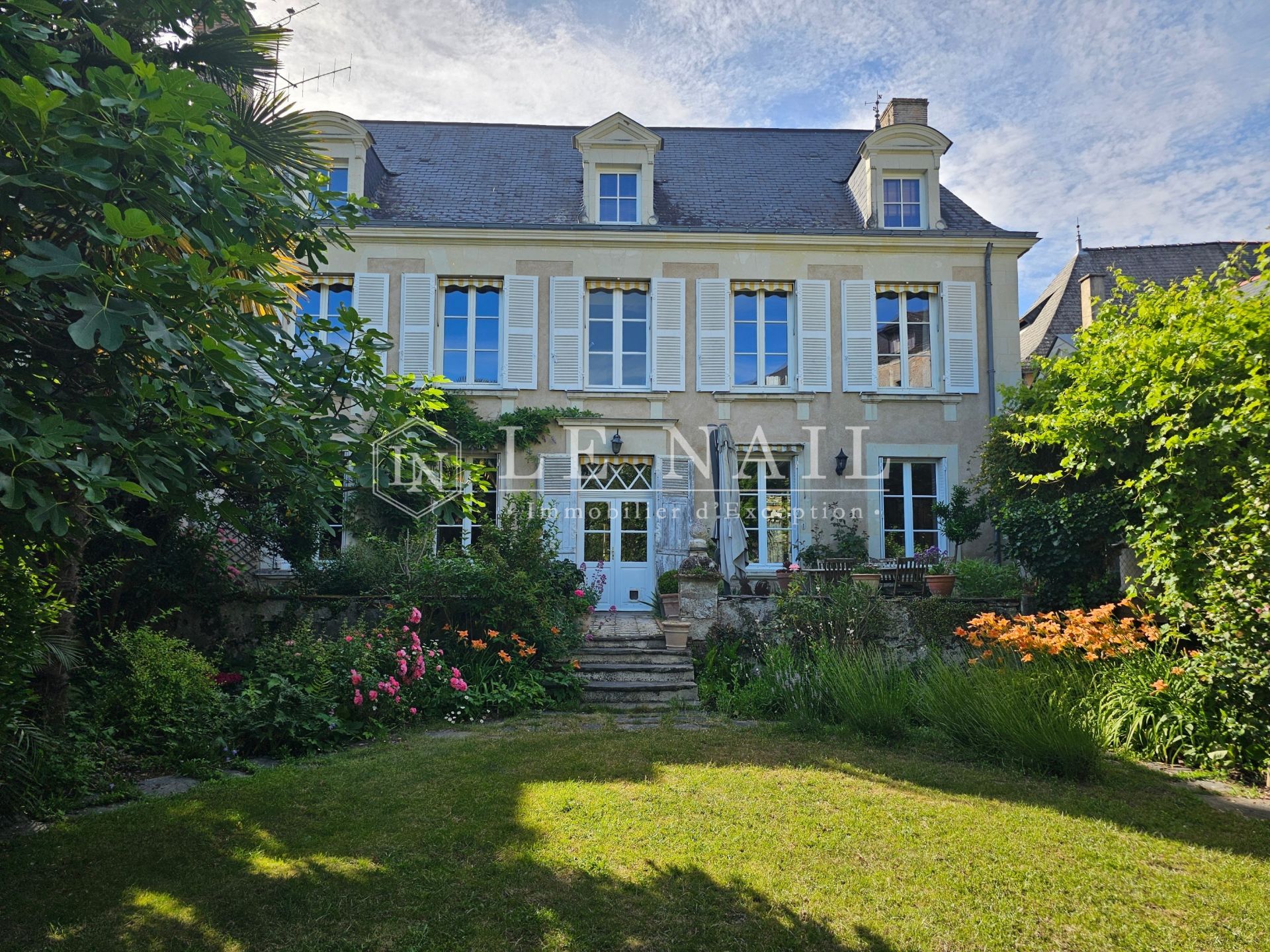 mansion 6 rooms for sale on TIERCE (49125)