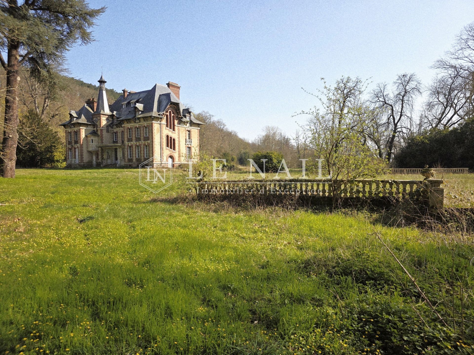 château 19 pièces en vente à BEAUMONT LE ROGER (27170)