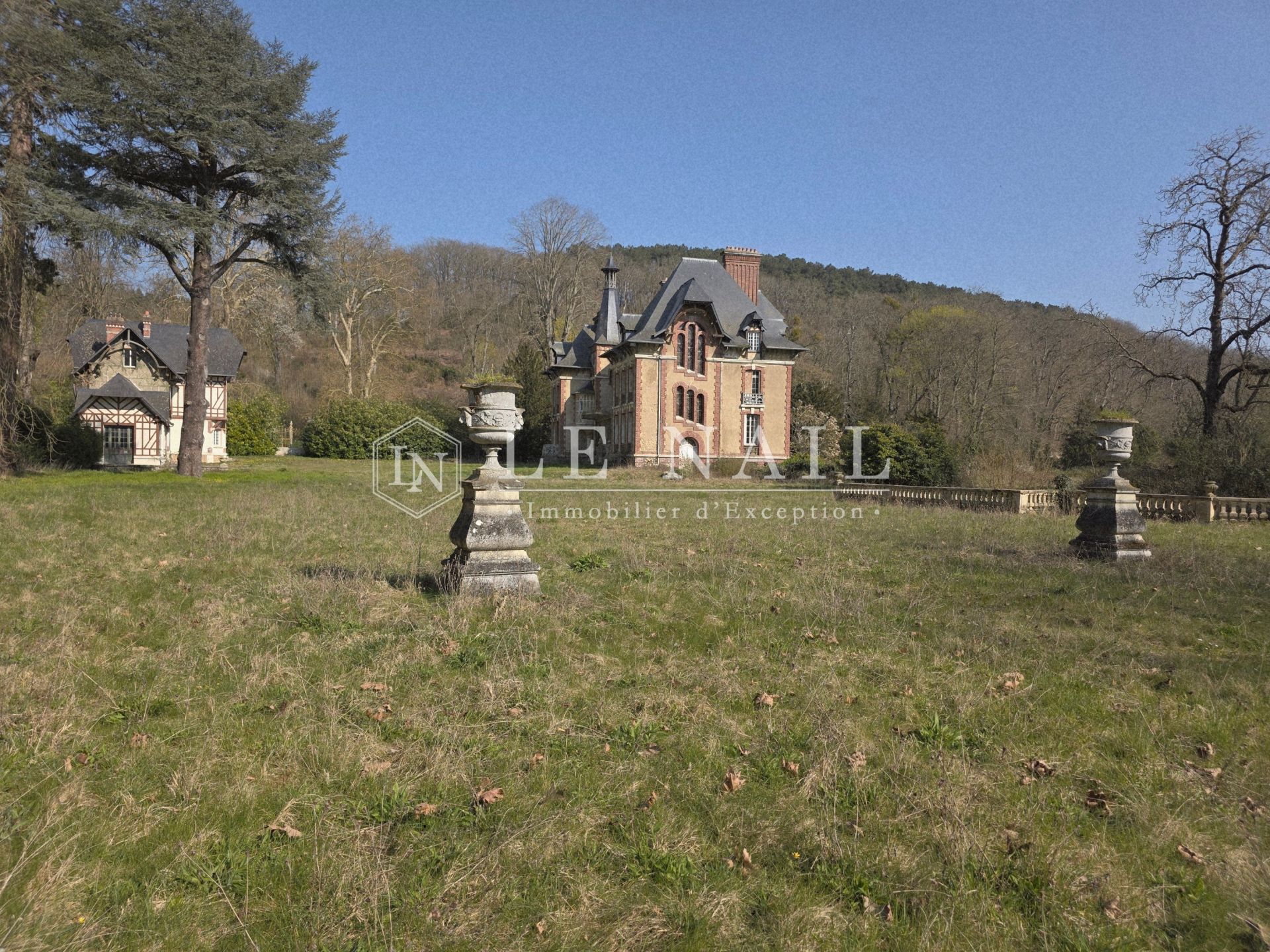 château 19 pièces en vente à BEAUMONT LE ROGER (27170)