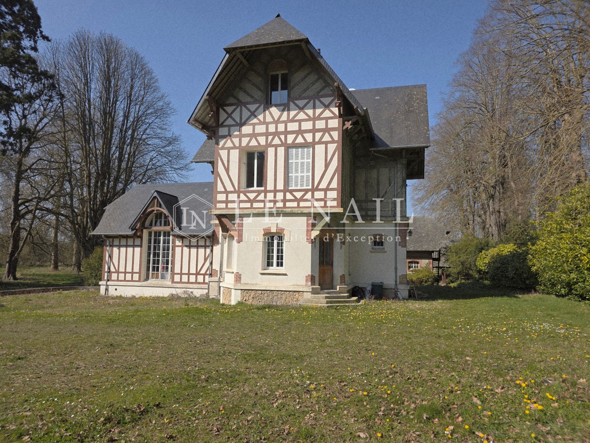 château 19 pièces en vente à BEAUMONT LE ROGER (27170)