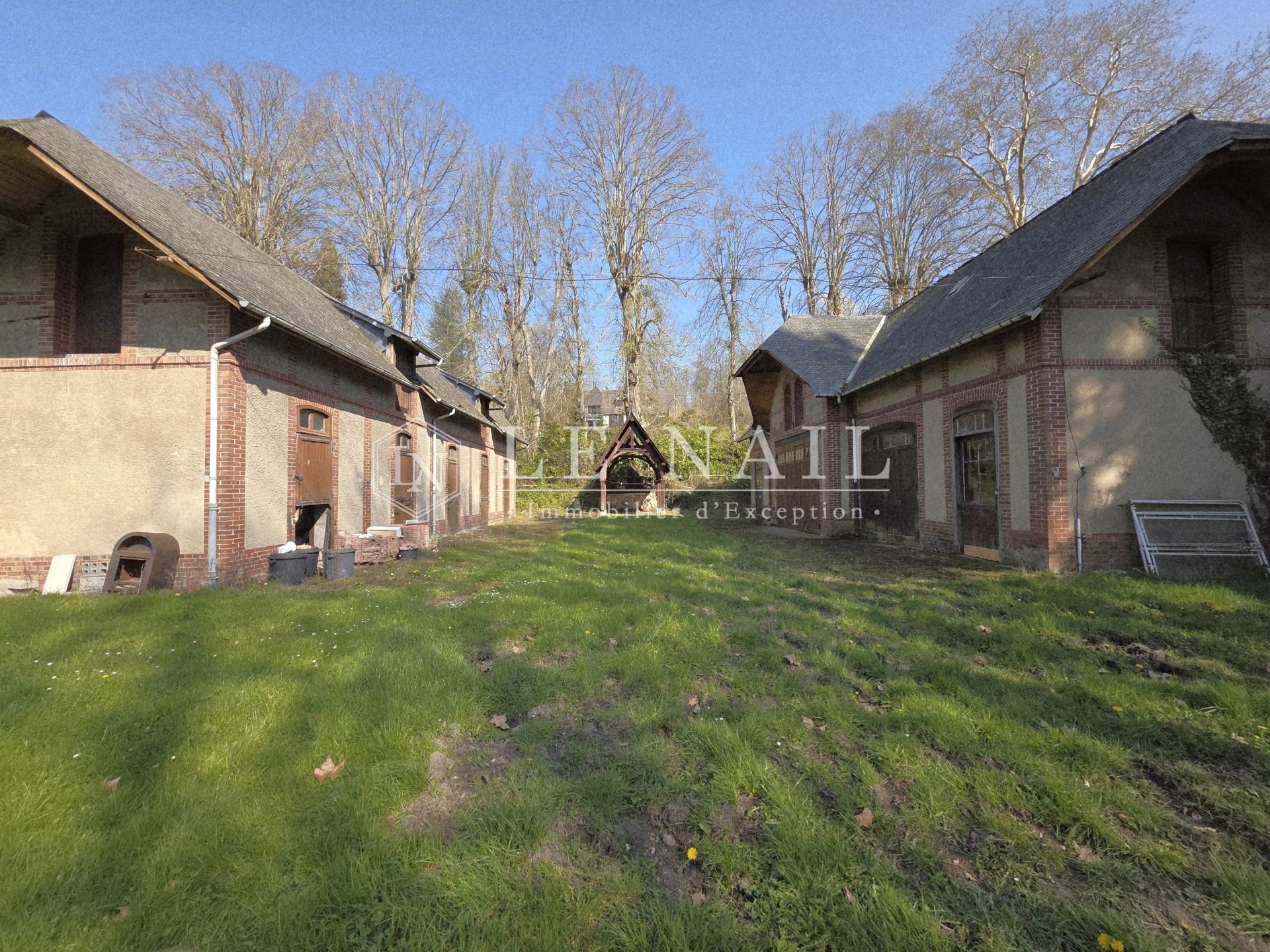 château 19 pièces en vente à BEAUMONT LE ROGER (27170)