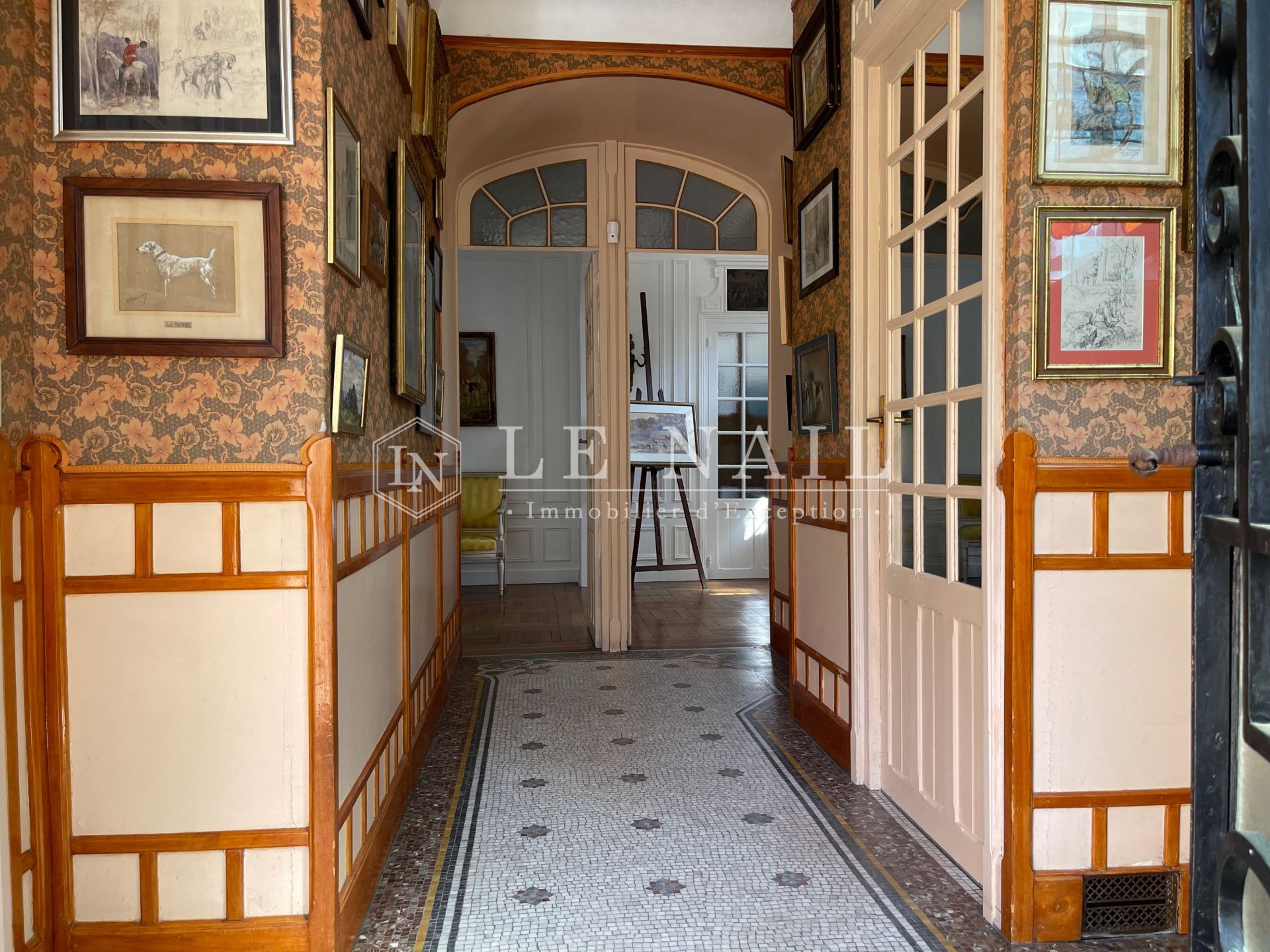 villa 11 rooms for sale on FONTAINEBLEAU (77300)