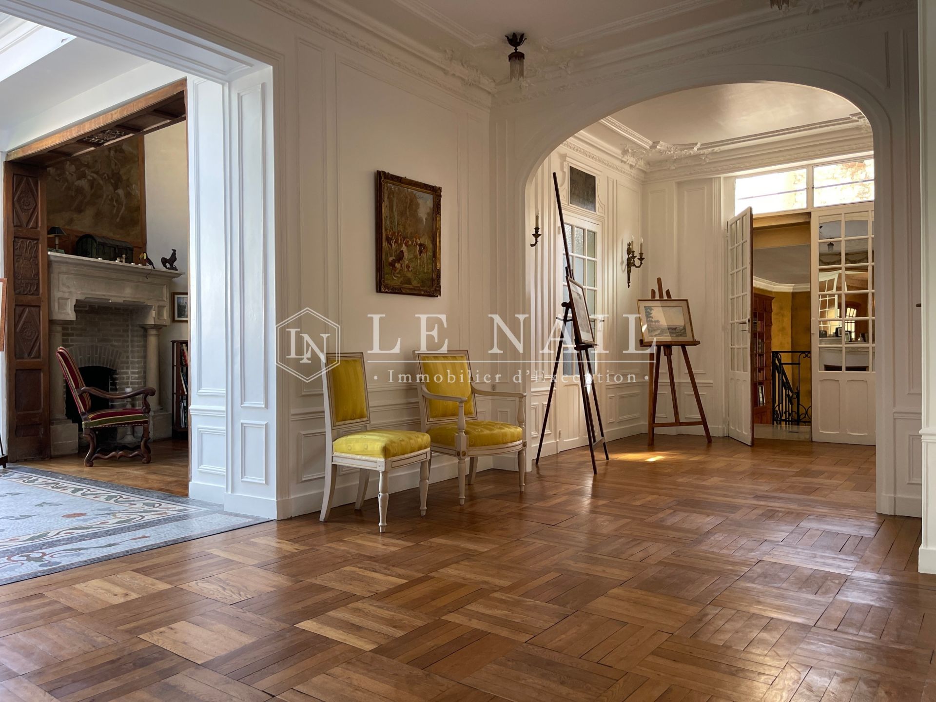 villa 11 rooms for sale on FONTAINEBLEAU (77300)