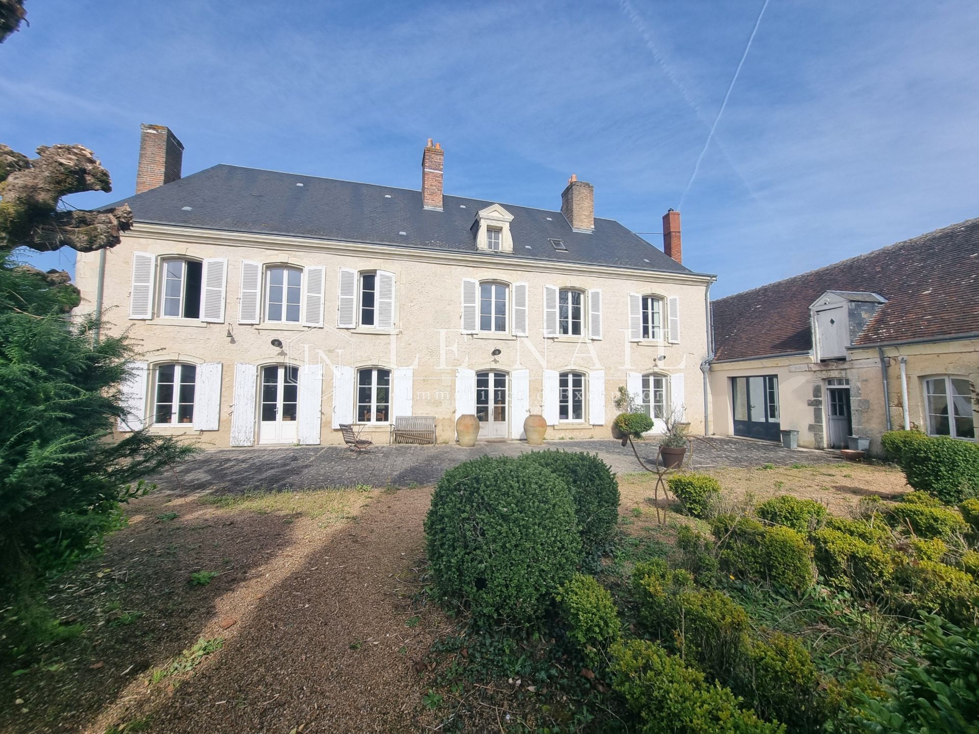 house 11 rooms for sale on MONTOIRE SUR LE LOIR (41800)