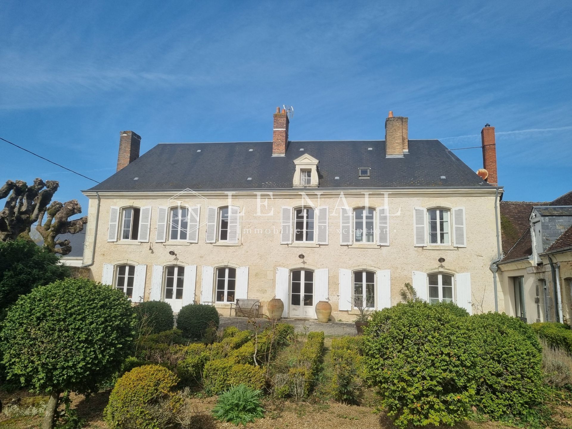 house 11 rooms for sale on MONTOIRE SUR LE LOIR (41800)