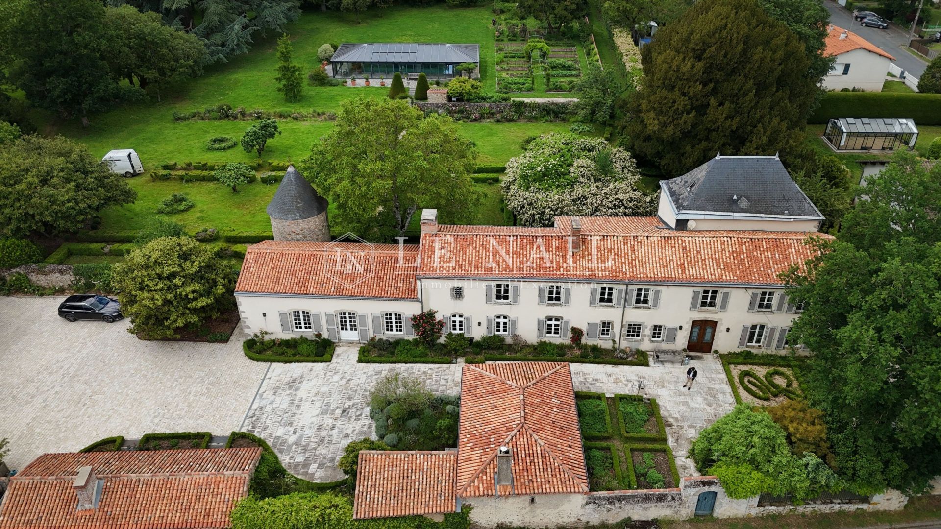 propriété 12 pièces en vente à THOUARS (79100)