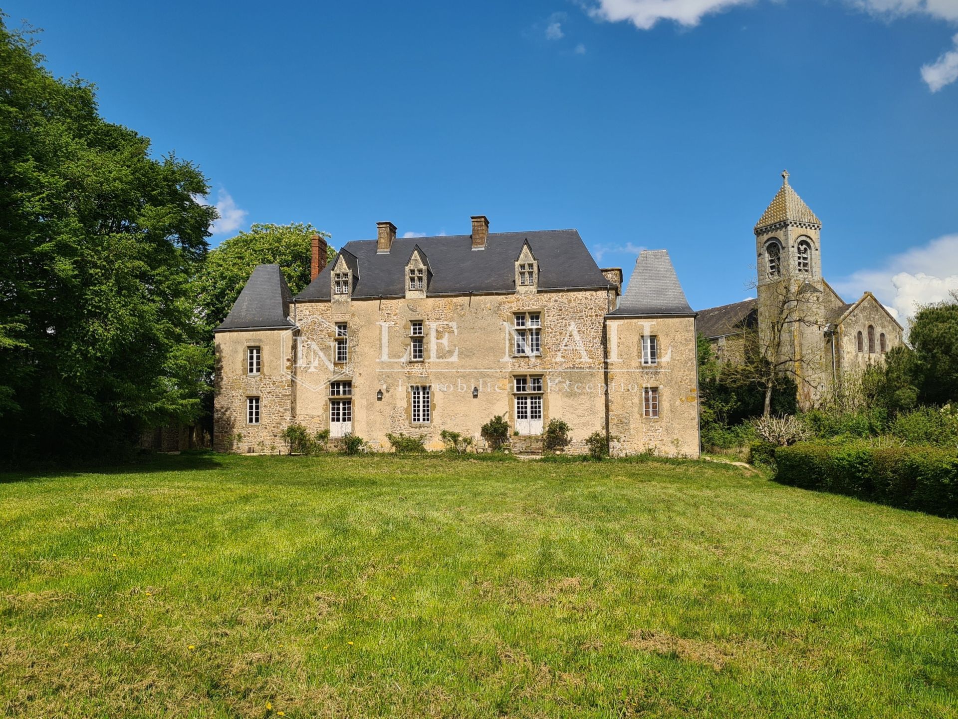 propriété 10 pièces en vente à LAVAL (53000)