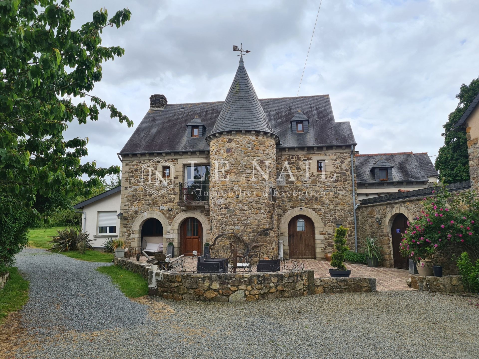 manoir 19 pièces en vente à DINAN (22100)