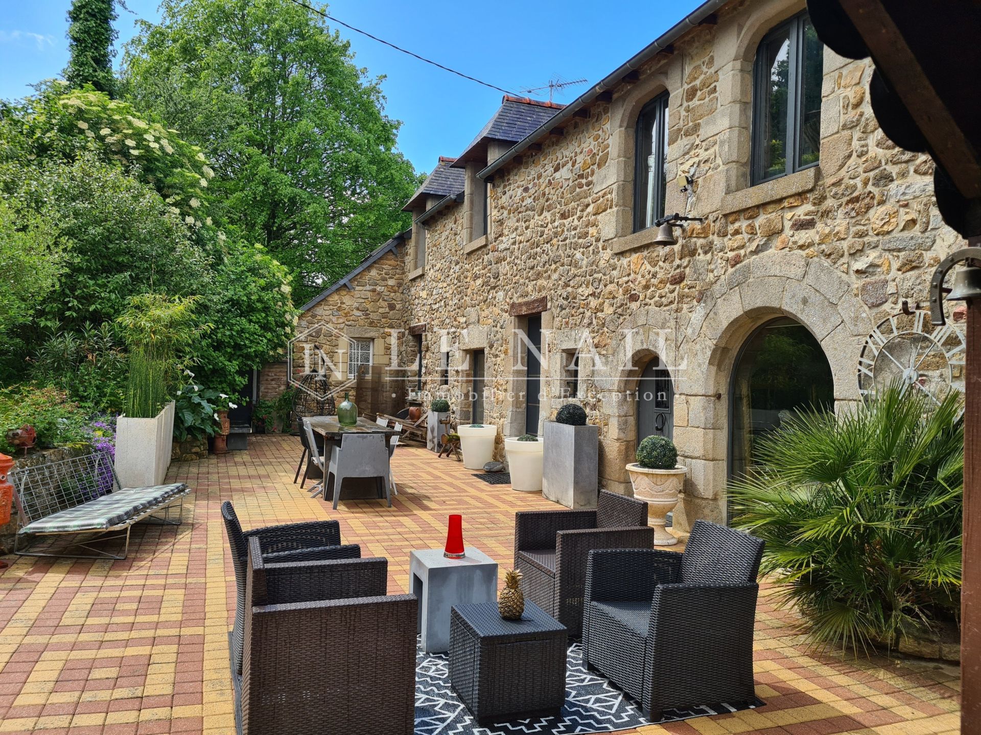 manoir 19 pièces en vente à DINAN (22100)