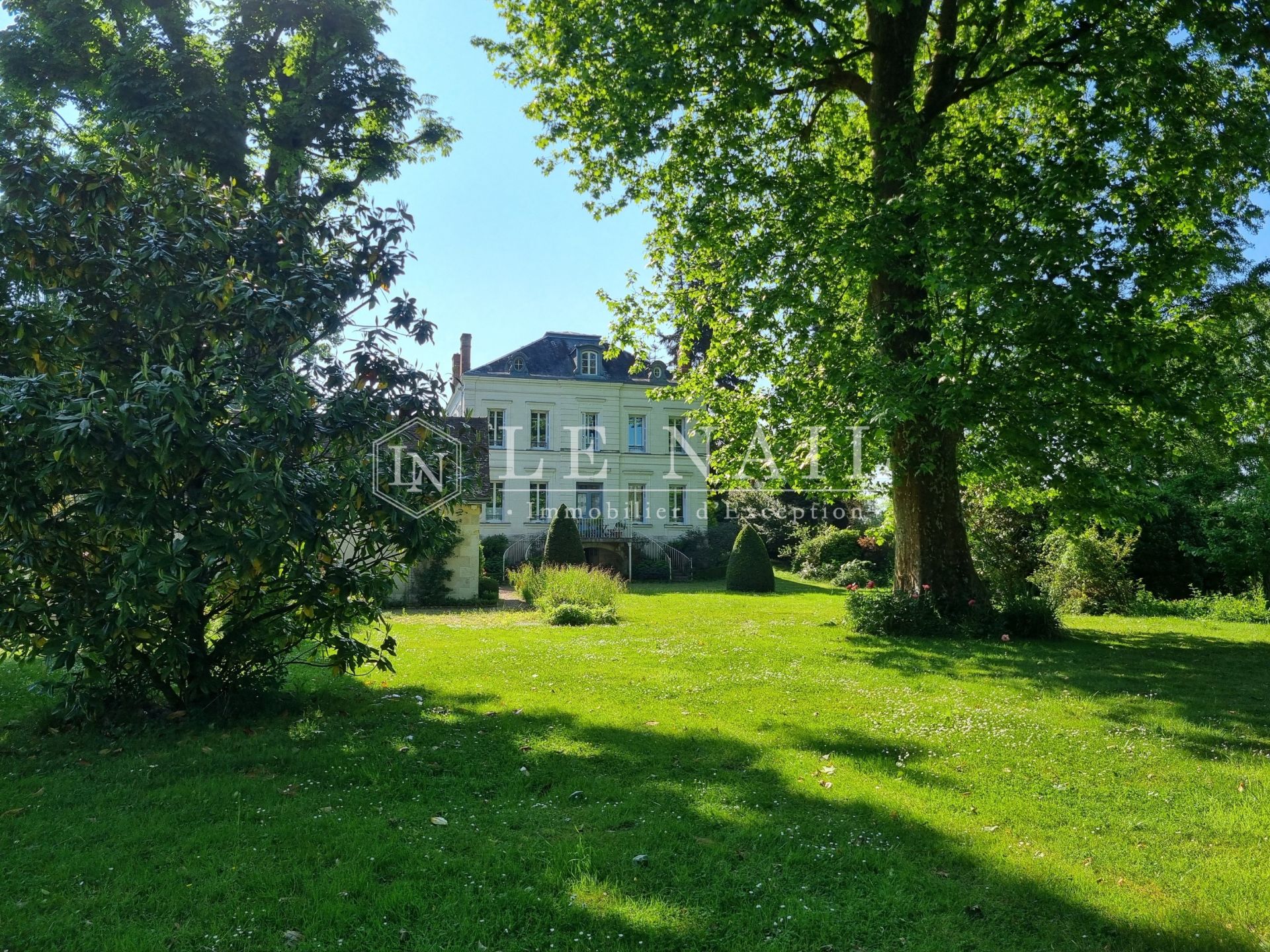 maison de maître 10 pièces en vente à ST AIGNAN (41110)