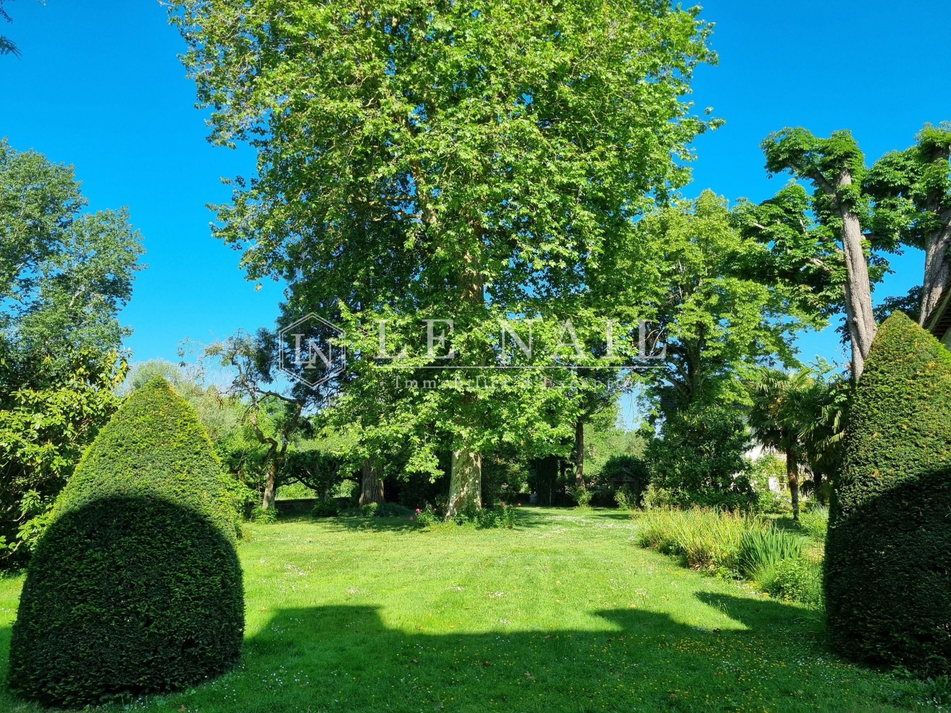 maison de maître 10 pièces en vente à ST AIGNAN (41110)