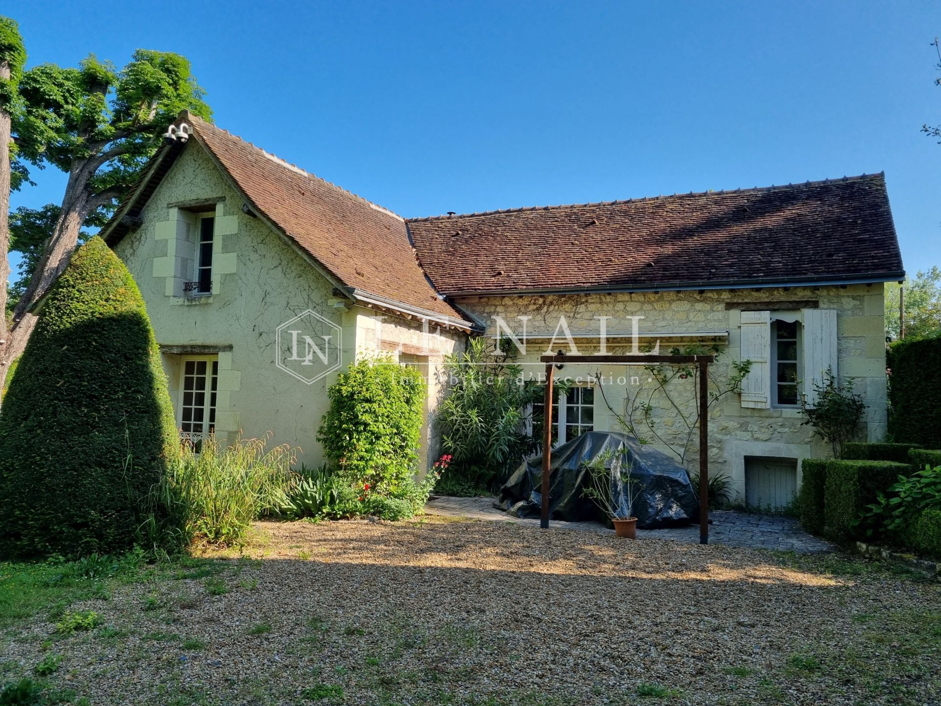 maison de maître 10 pièces en vente à ST AIGNAN (41110)