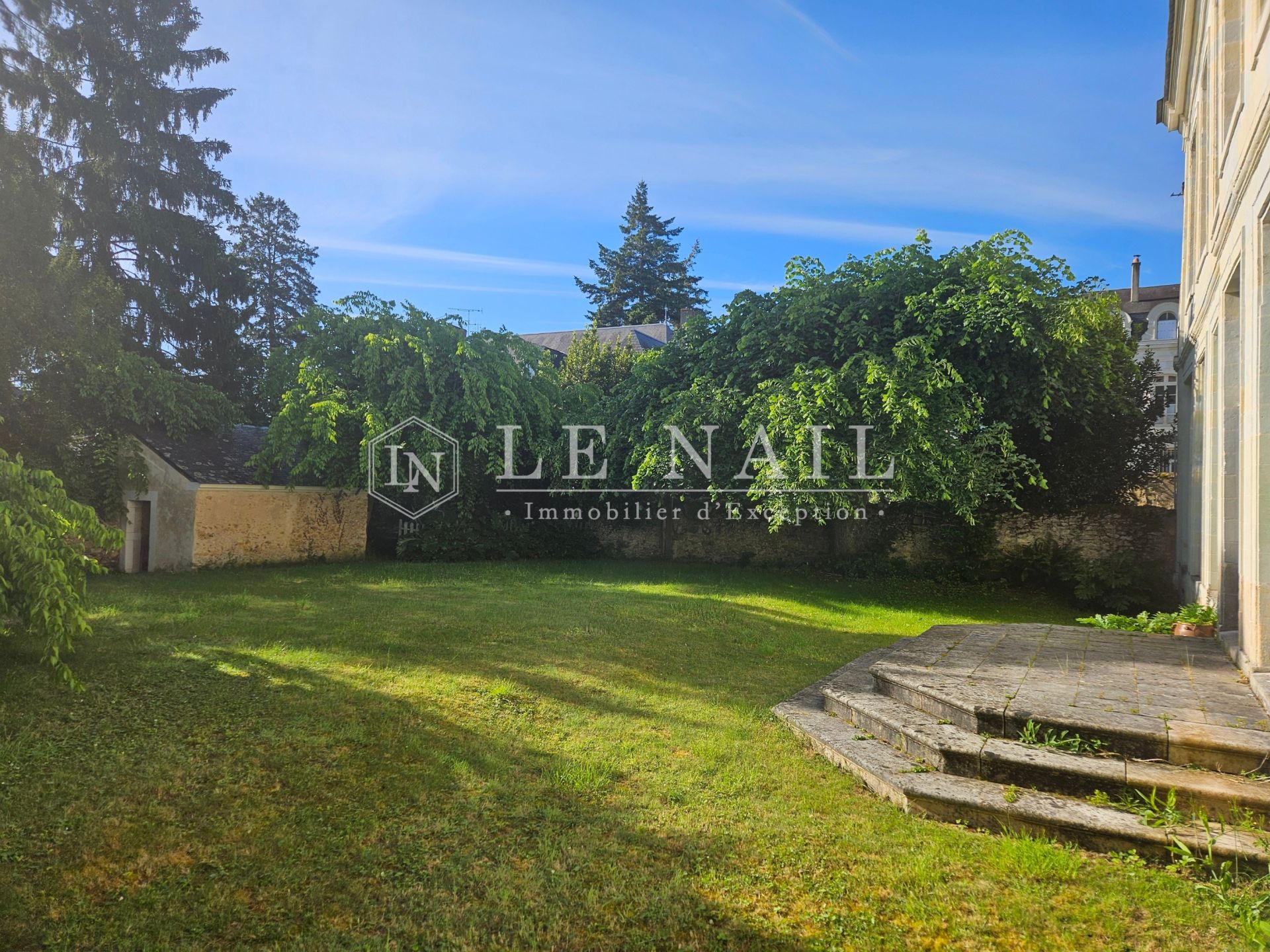 hôtel particulier 13 pièces en vente à LA FLECHE (72200)
