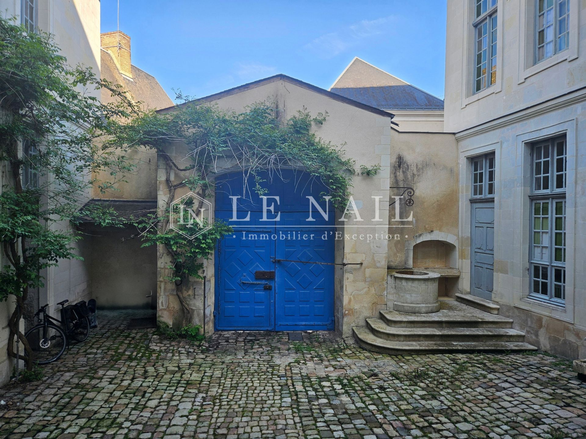 hôtel particulier 13 pièces en vente à LA FLECHE (72200)