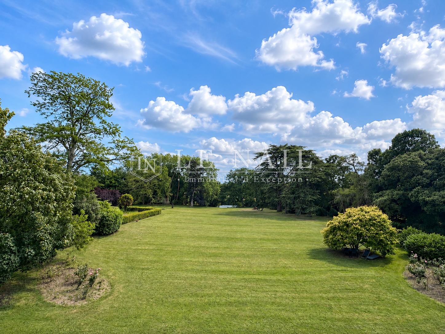 castle 13 rooms for sale on LE PELLERIN (44640)