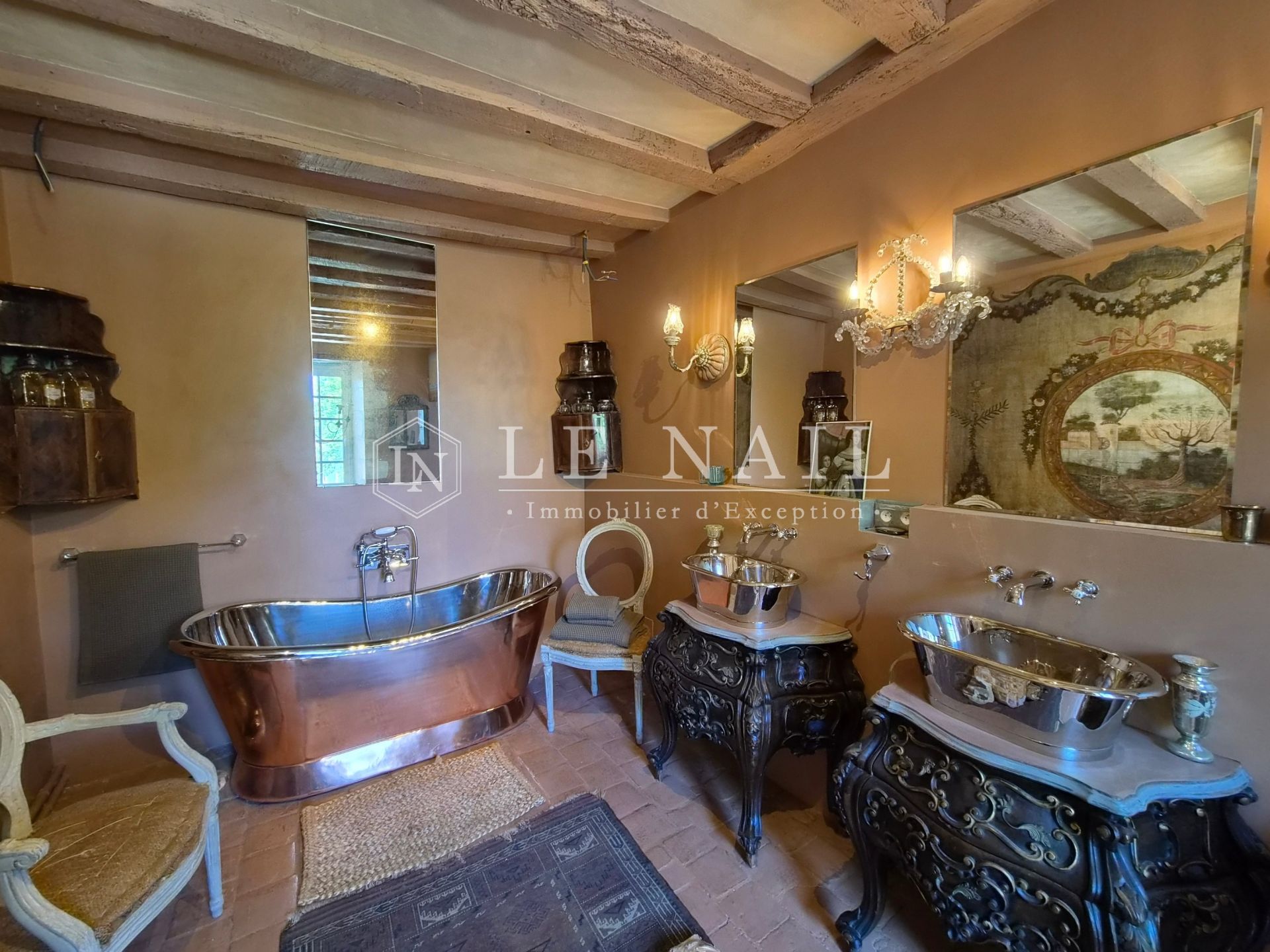 mansion 9 rooms for sale on LOCHES (37600)