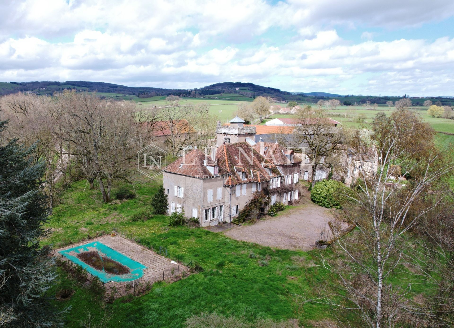manor house 18 rooms for sale on AUTUN (71400)