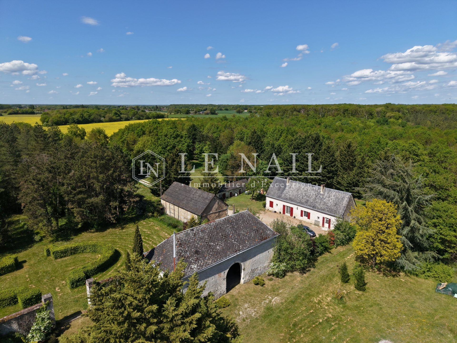 château 17 pièces en vente à BAUGE EN ANJOU (49150)