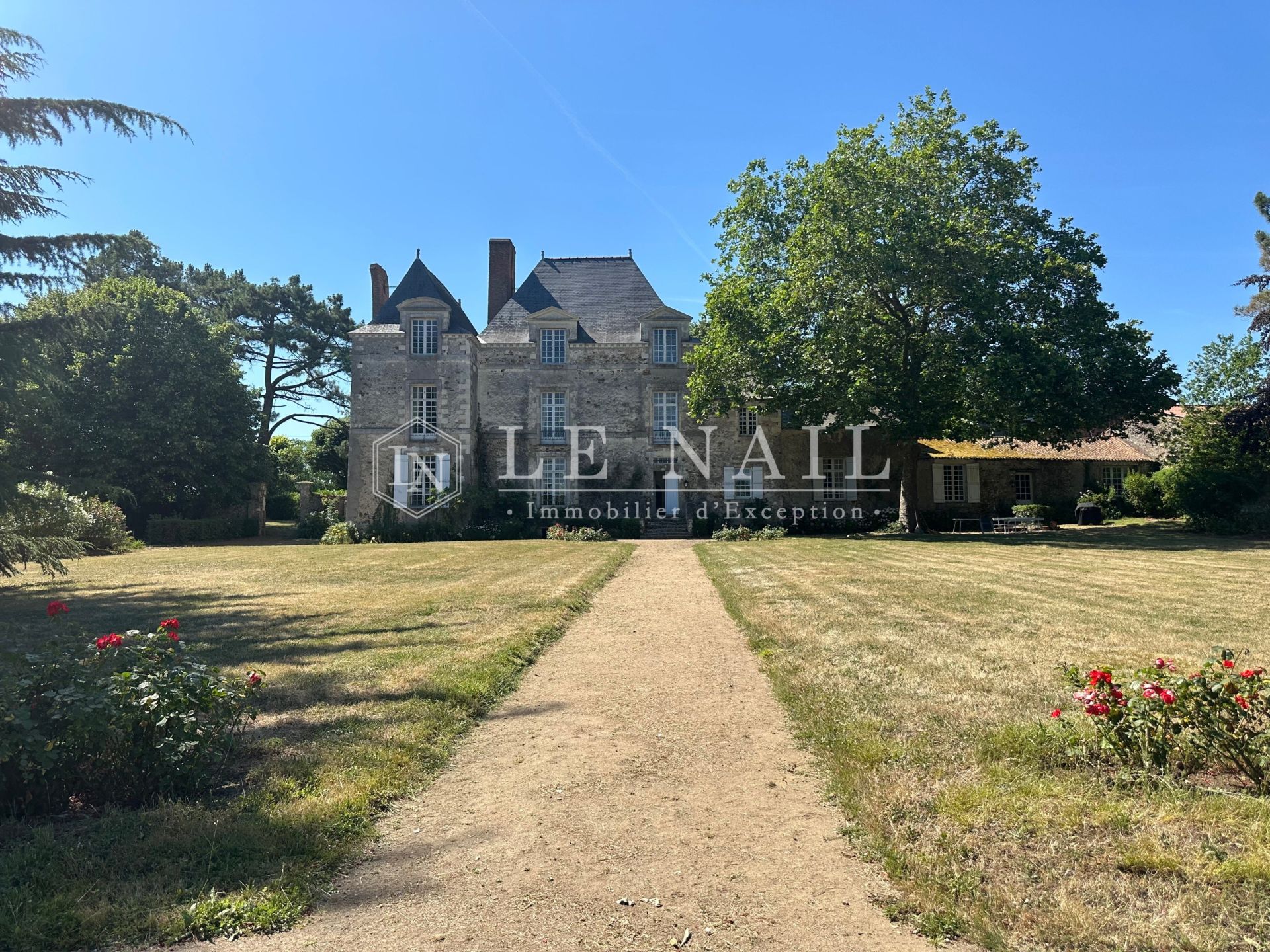 manor house 11 rooms for sale on LE LOROUX BOTTEREAU (44430)