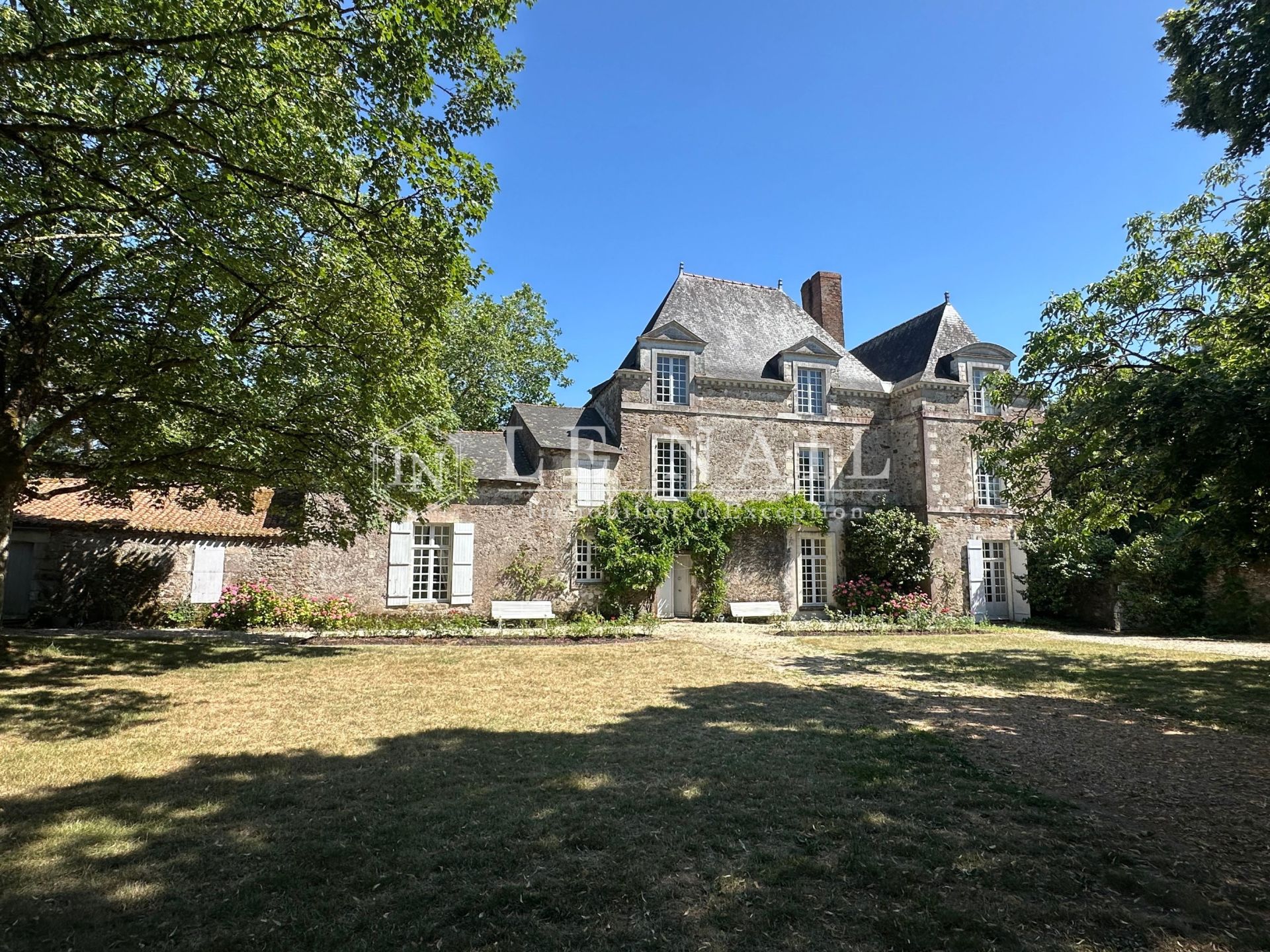 manor house 11 rooms for sale on LE LOROUX BOTTEREAU (44430)