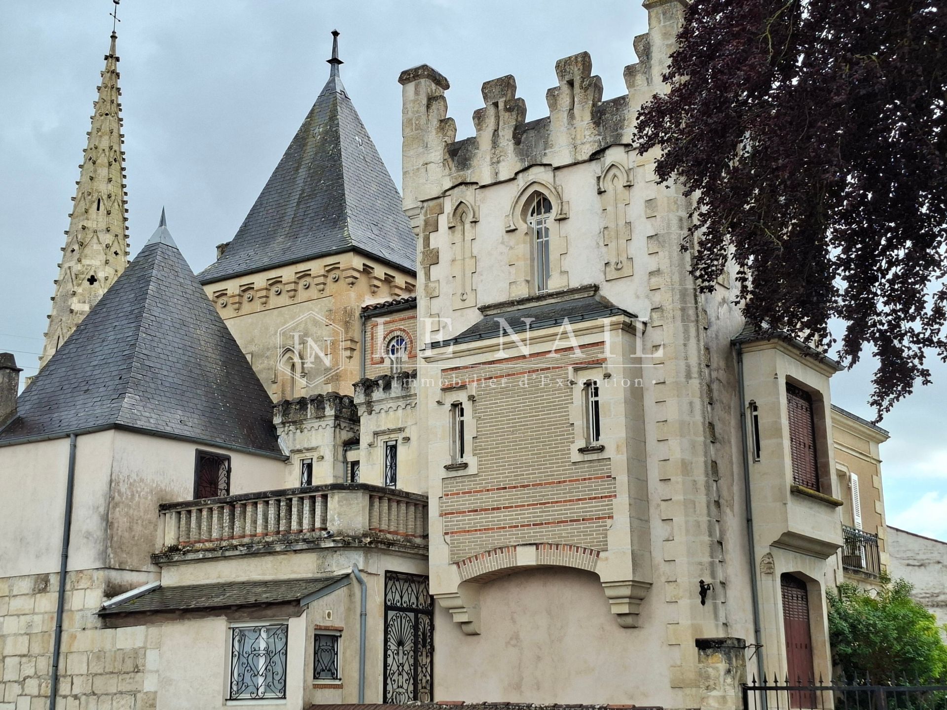 mansion 7 rooms for sale on FONTENAY LE COMTE (85200)