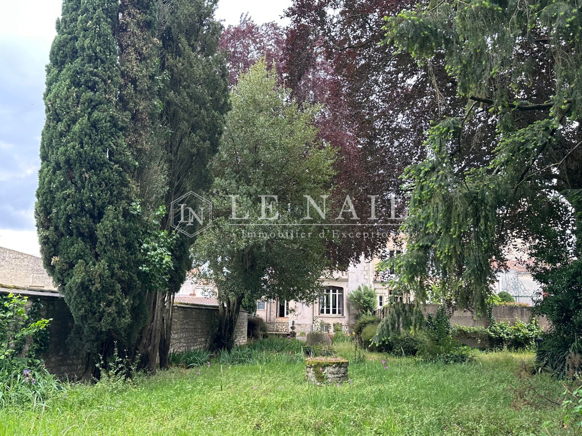 mansion 7 rooms for sale on FONTENAY LE COMTE (85200)