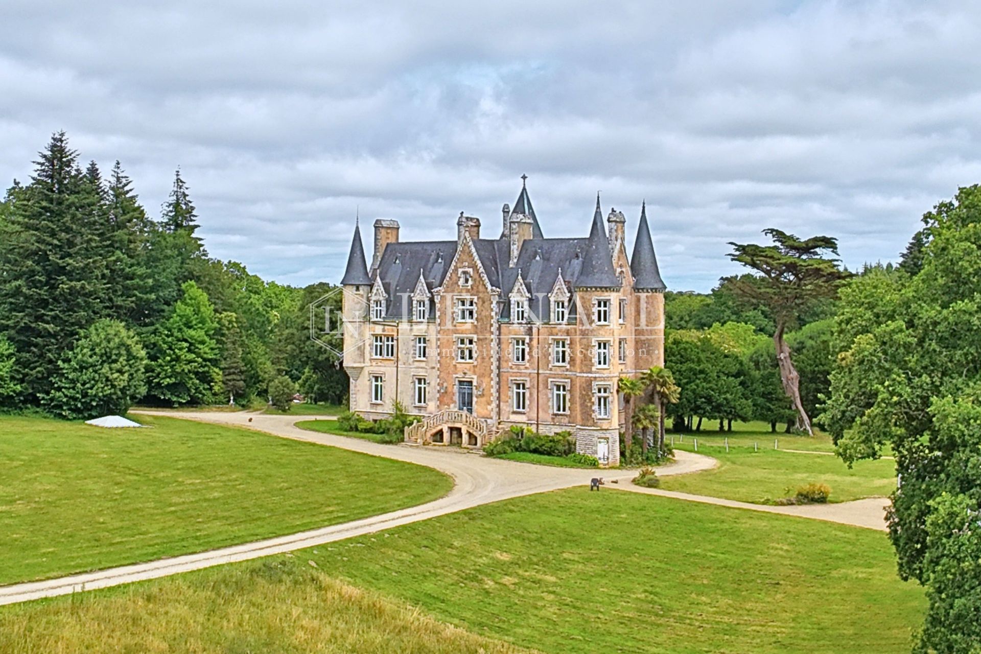 château 20 pièces en vente à QUIMPER (29000)